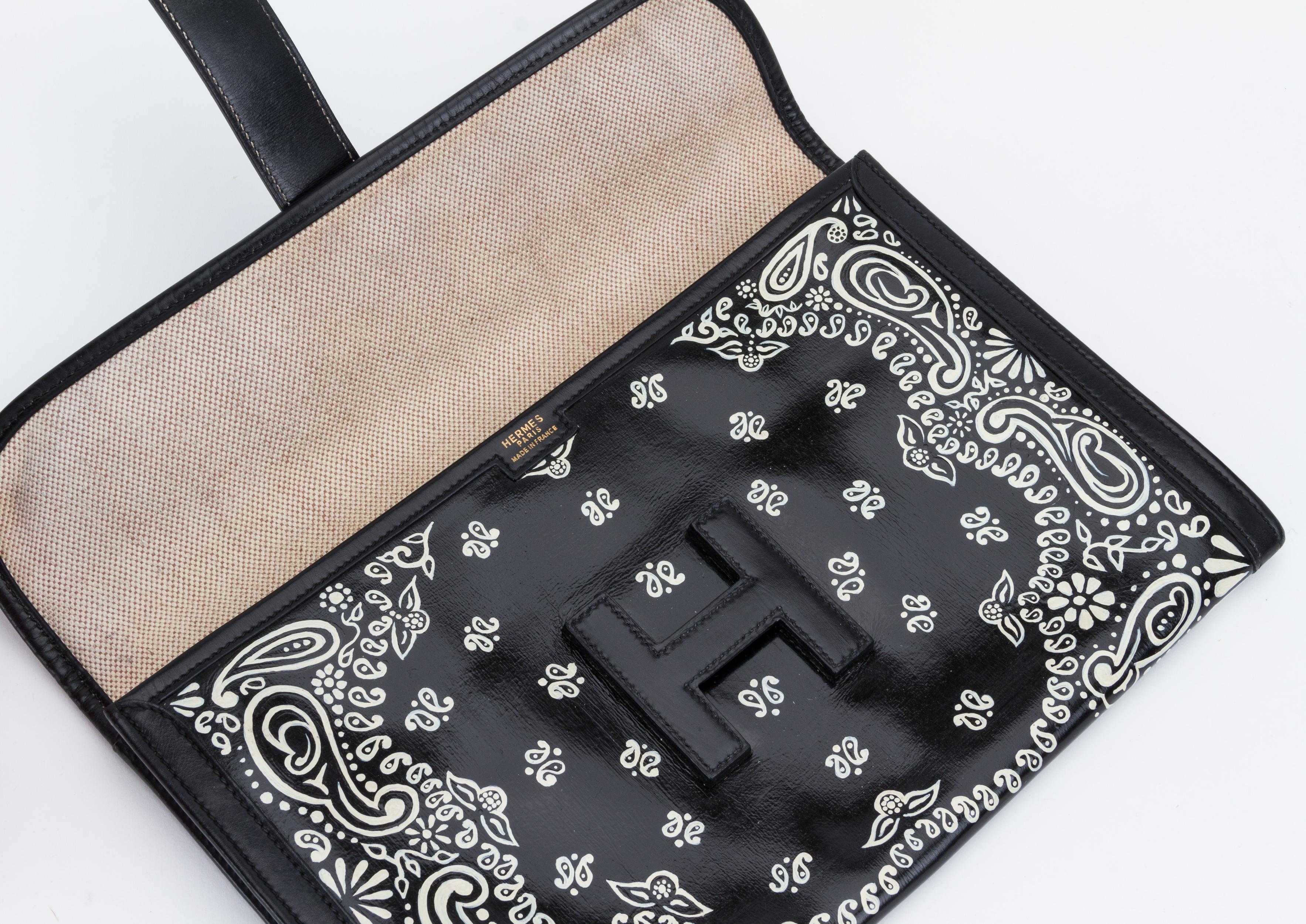 Collectible 1992 Hermès Black Box Jige Clutch Bandana Bag For Sale 1
