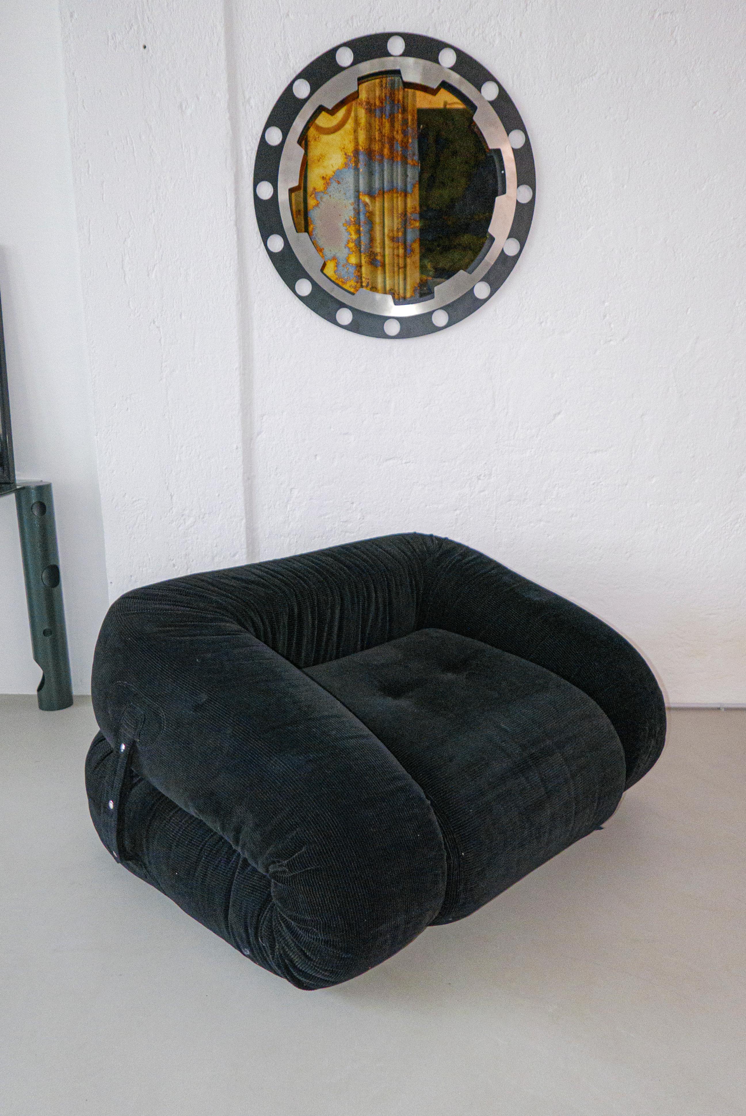 Collectible Anfibio Sofa Bed, black velvet lounge chair, Italian Space Age For Sale 2