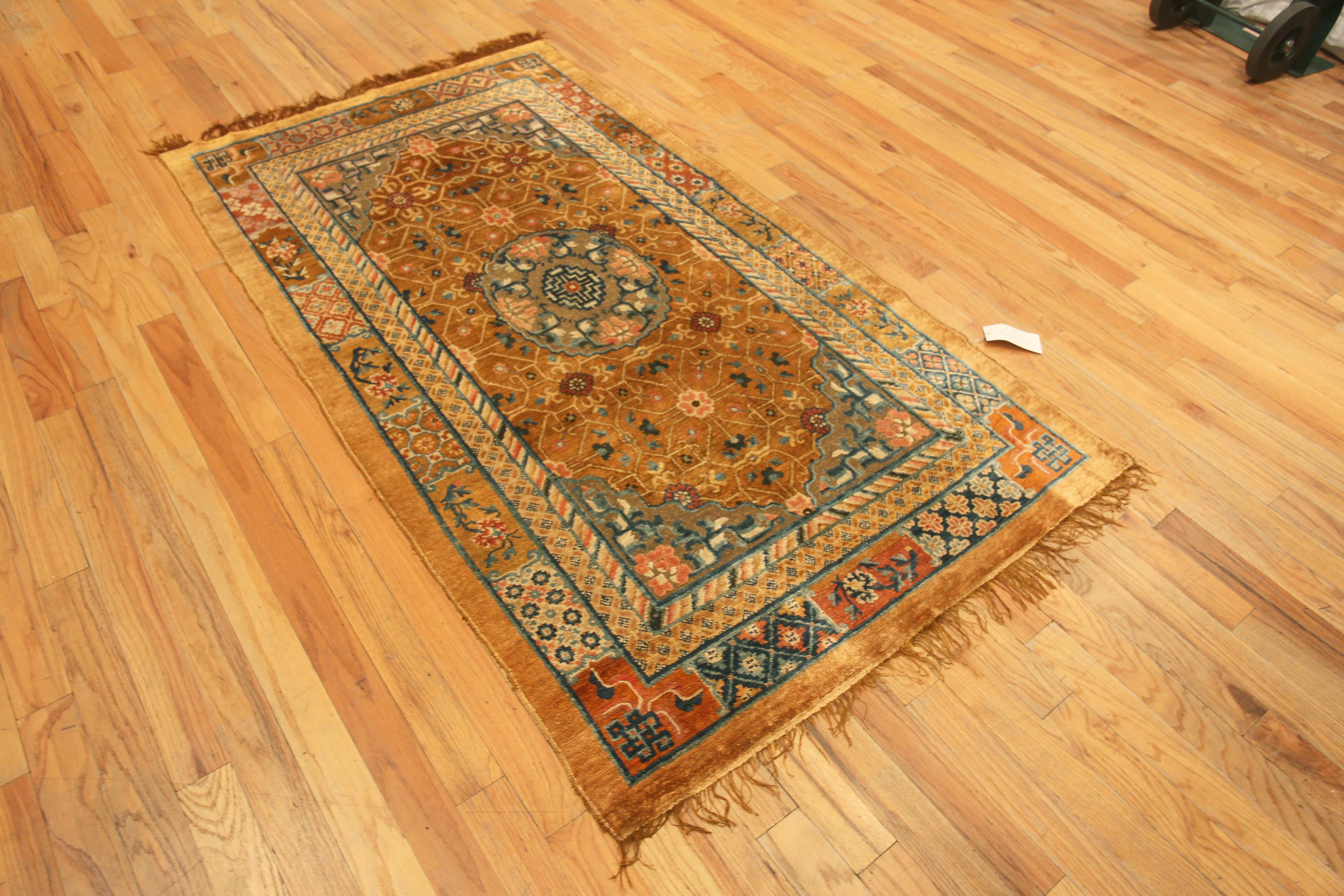 Collectible Antique Mid 19th Century Chinese Metallic and Silk Pile Rug 4' x 7' In Good Condition For Sale In New York, NY