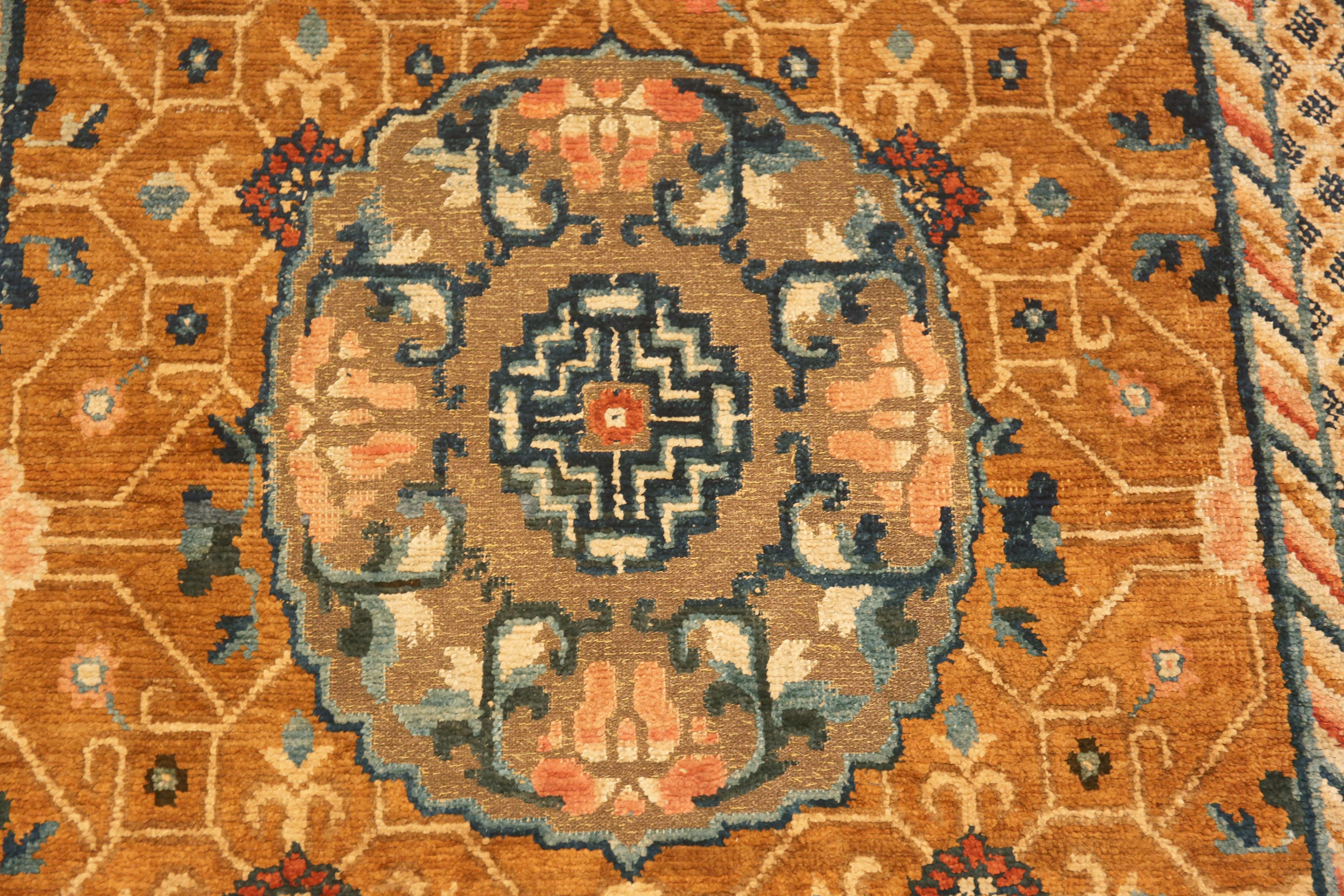 Sammlerstück Antiker chinesischer Metallic- und Seidenflorteppich aus der Mitte des 19. Jahrhunderts 4' x 7' im Angebot 2