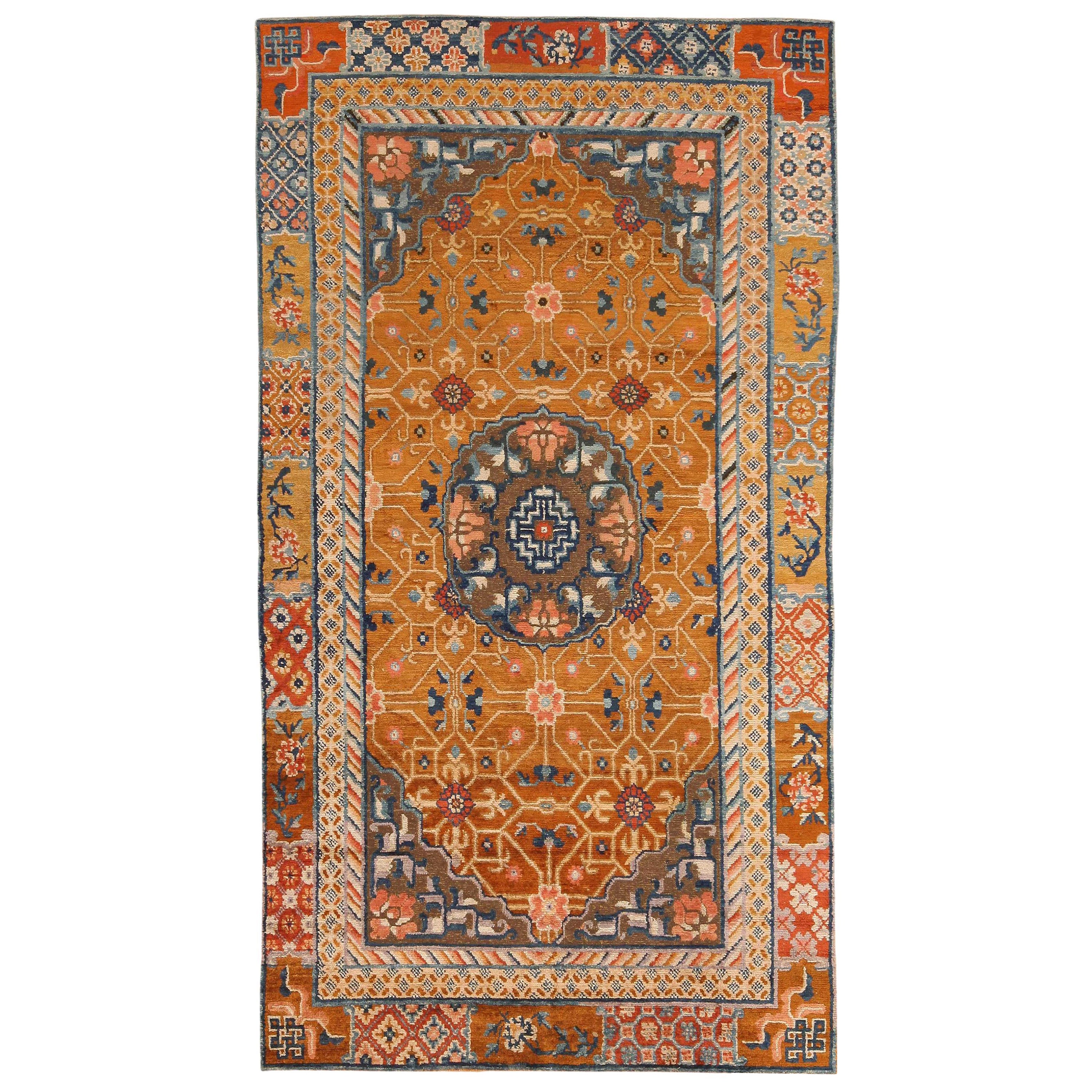 Tapis chinois métallique et à poils de soie de collection du milieu du 19e siècle, 4' x 7'