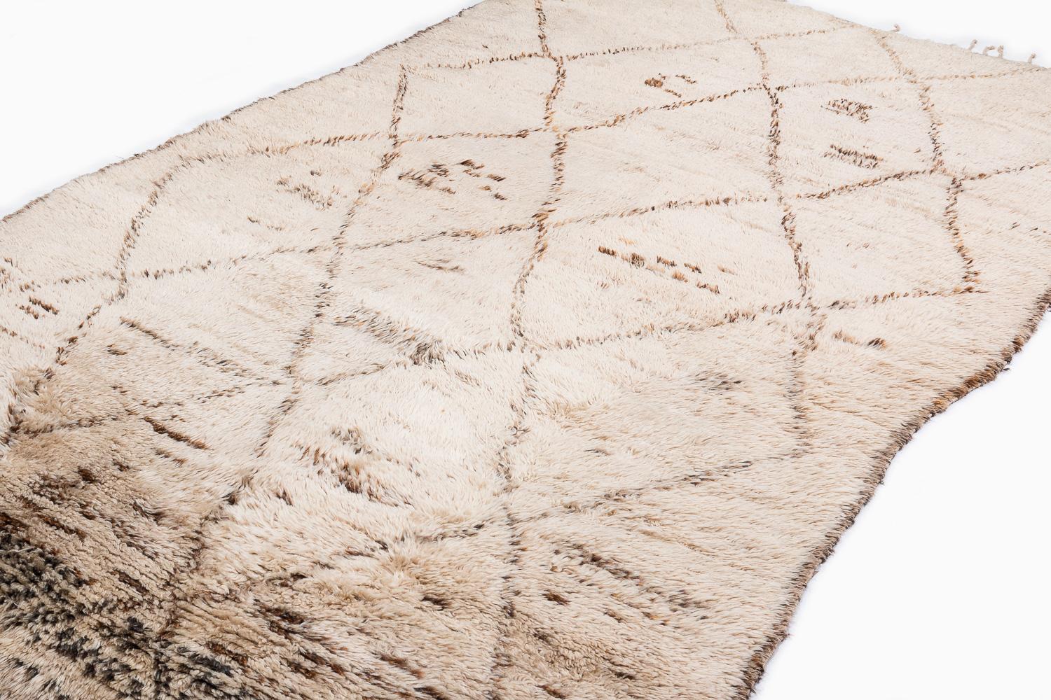 Mid-Century Modern Collectible Antique Vintage Authentic Beni Ourain White Moroccan Shag Area Rug For Sale