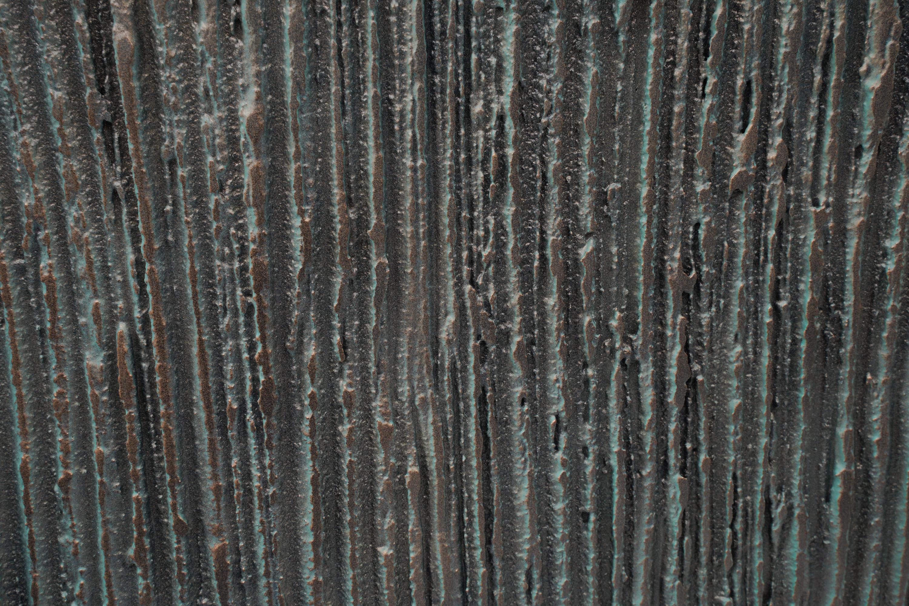 Collectional Artist Couchtisch-Paar in Bronze gerippte Textur & verspiegelte Platte (Glas) im Angebot