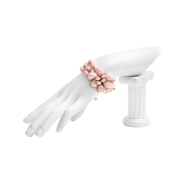 Women's Collectible Augustine Gold Tone Pink Flower Pate De Verre Bracelet Circa 2000s For Sale