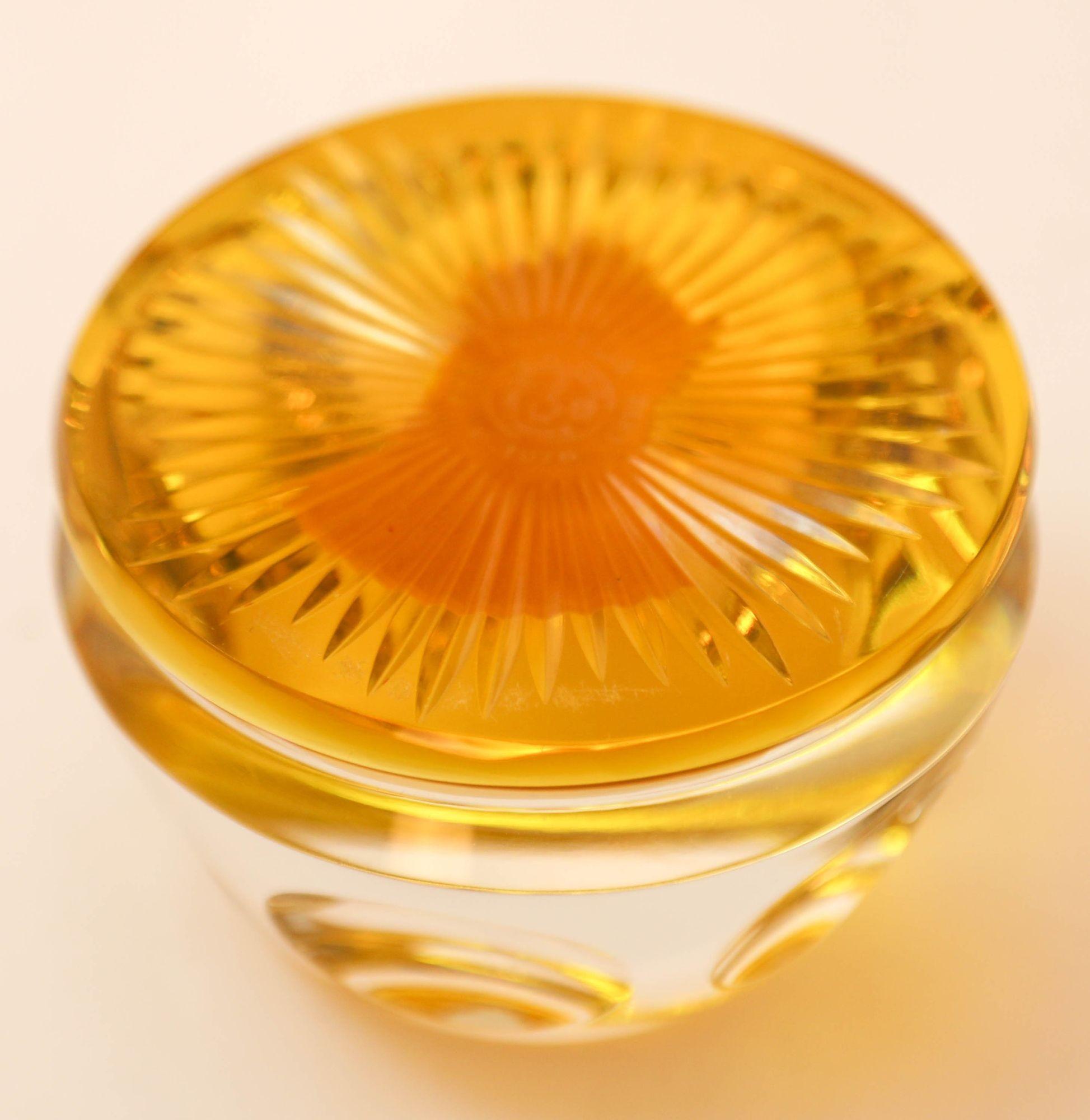 20th Century Collectible Baccarat Amber Crystal Cameo Franklin Mint Paperweight Charlemagne For Sale