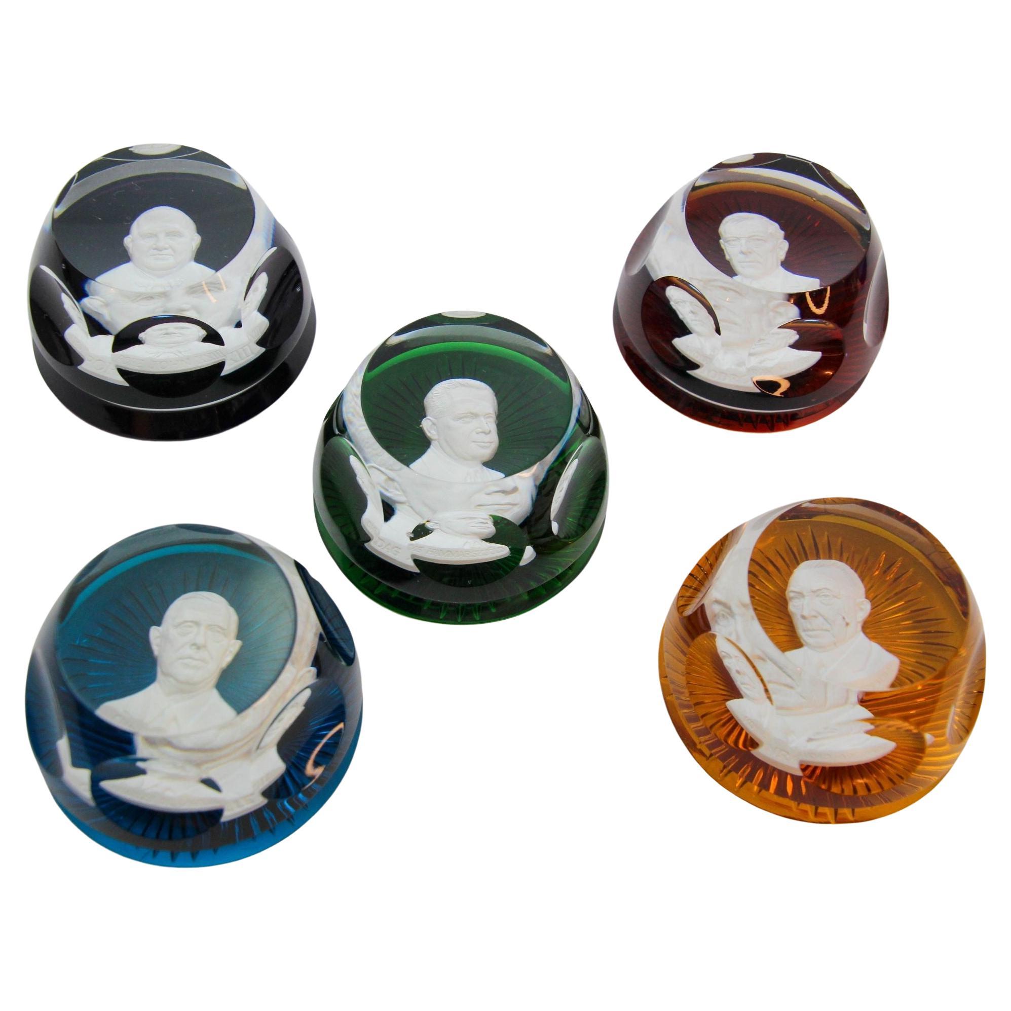 Juego de 5 pisapapeles de cristal de Baccarat con camafeo Franklin Mint de colección