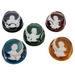 Juego de 5 pisapapeles de cristal de Baccarat con camafeo Franklin Mint de colección