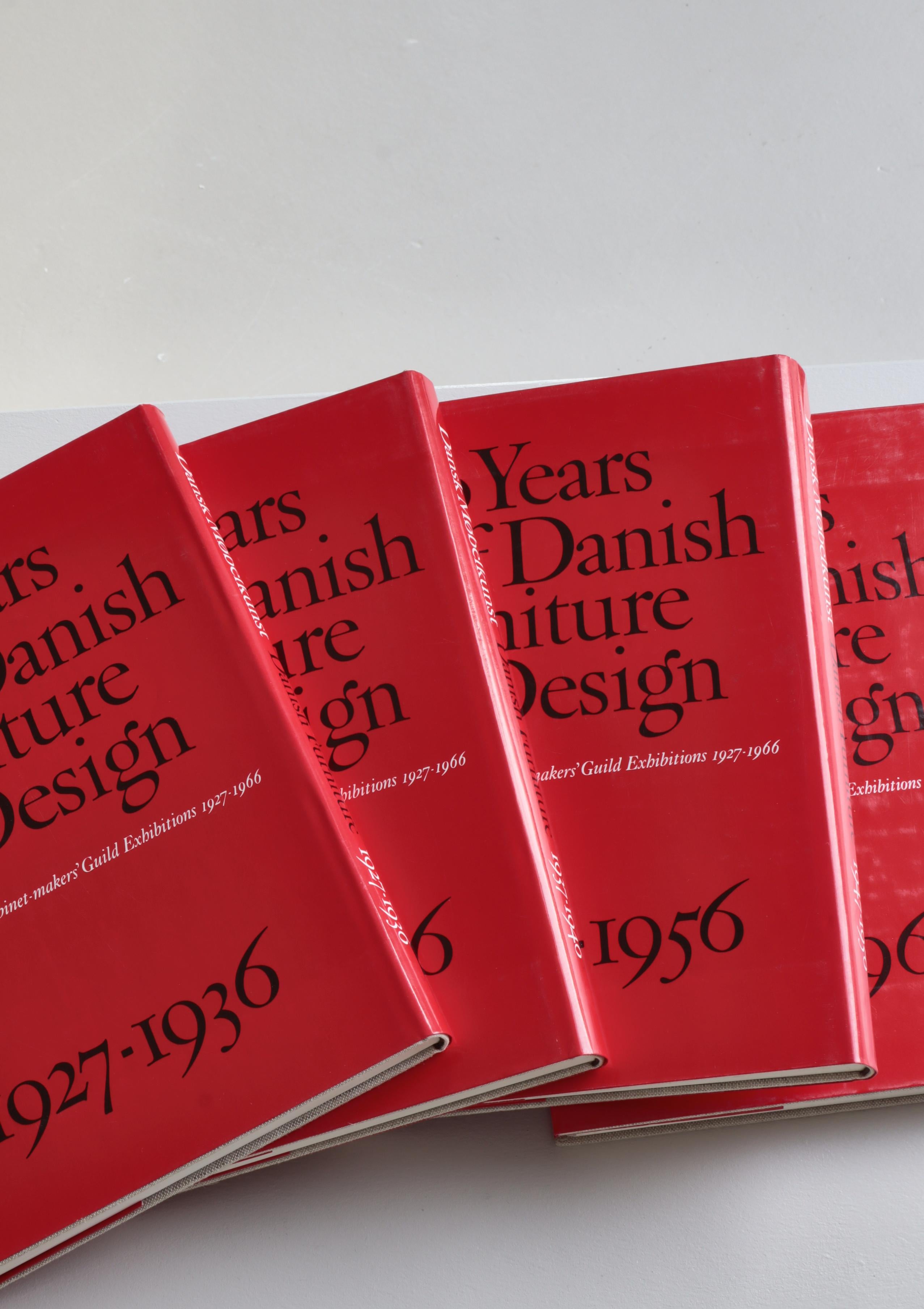 Scandinave moderne Livres de collection 40 Years of Danish Furniture Design, première édition, 4 volumes en vente