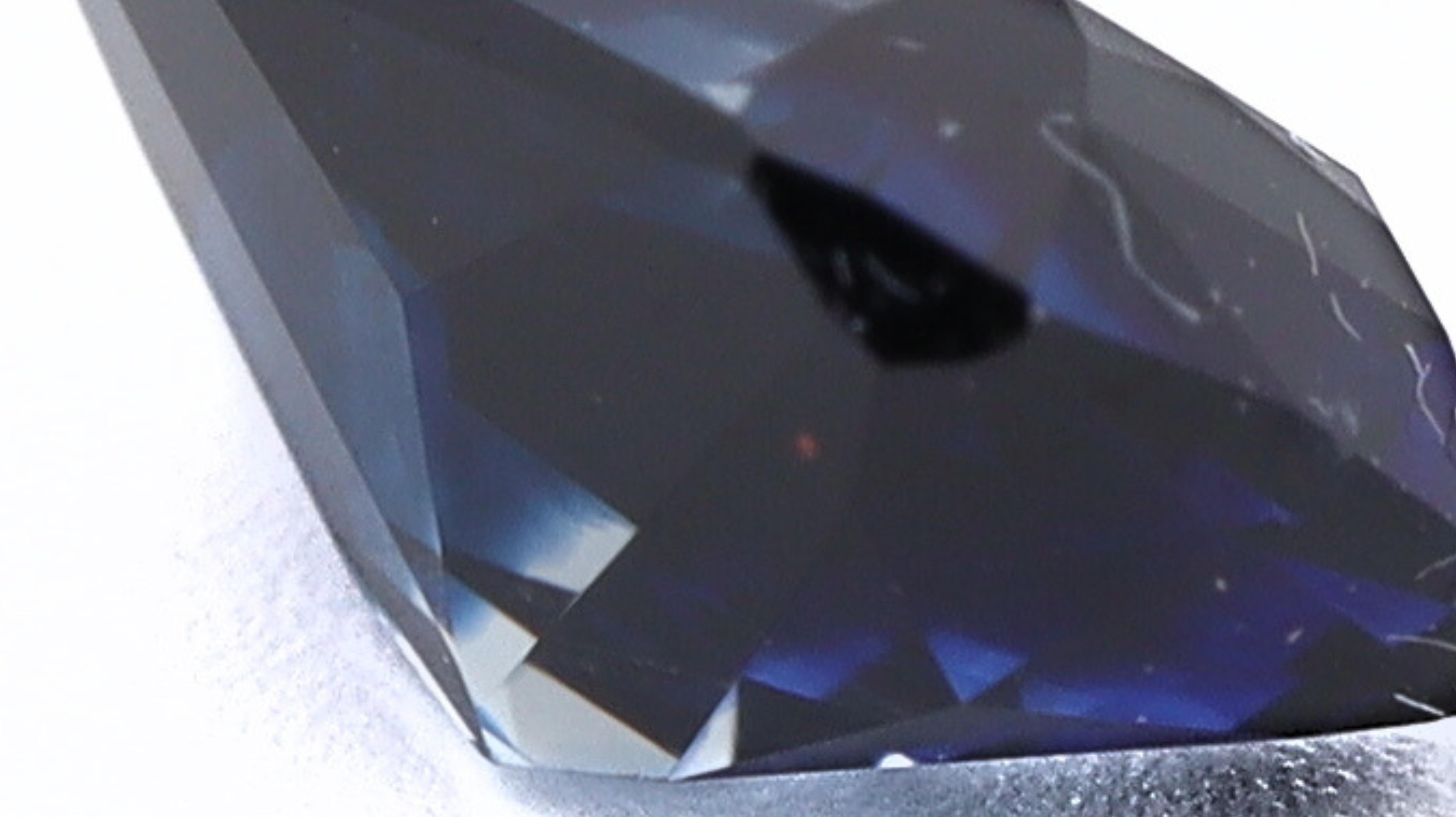 Collectible Certified Colorless / Blue Sapphire  For Sale 7