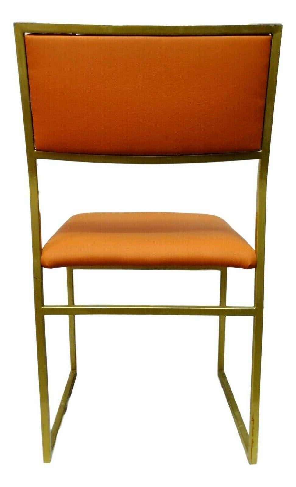 Chaise design originale des années 70, composée d'une structure en métal laqué doré, d'une assise et d'un dossier recouverts de skay ou de chintz rose poudré

Mesure 78 cm de hauteur, 42 cm de largeur, 50 cm de profondeur et 45 cm de hauteur du
