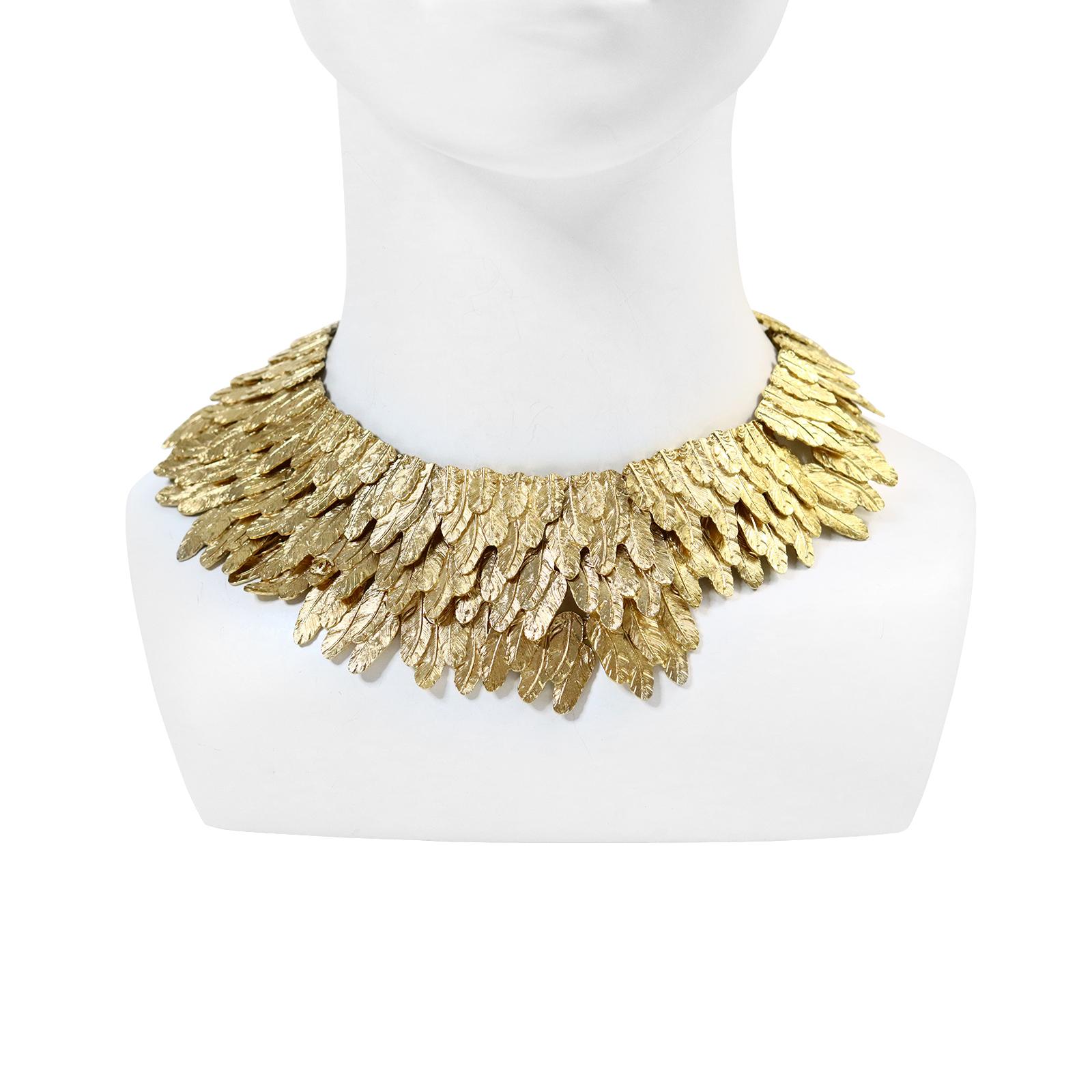 Collier de collection Chanel avec collier en or, circa 2008 Excellent état - En vente à New York, NY
