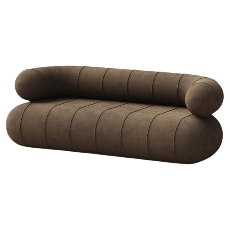 Collectional Contemporary Slinky Loveseat - Taupe Velvet en vente