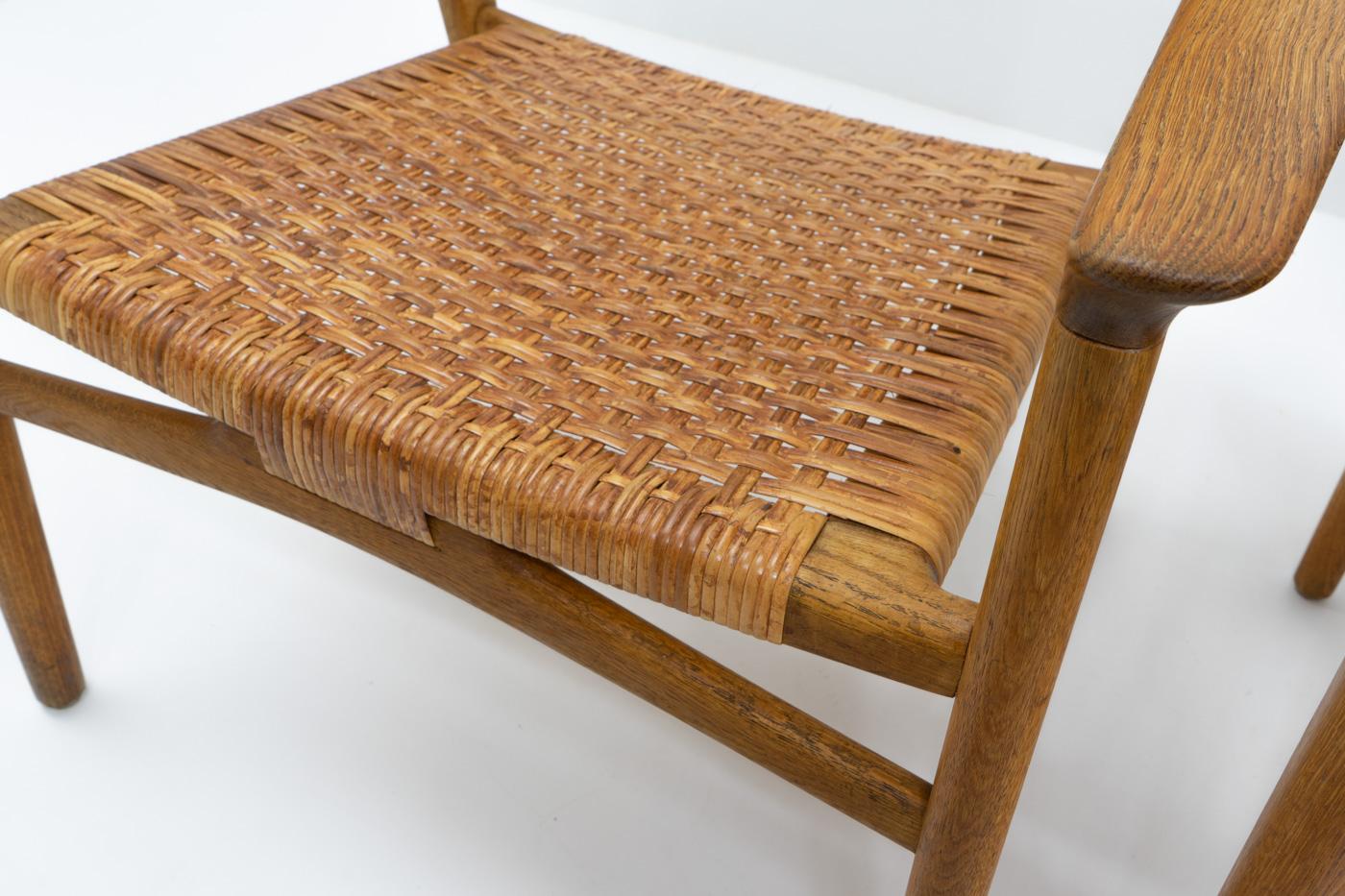 Collectible Design: Hans Wegner JH 516 Lounge Chairs for Johannes Hansen, 1950s For Sale 3