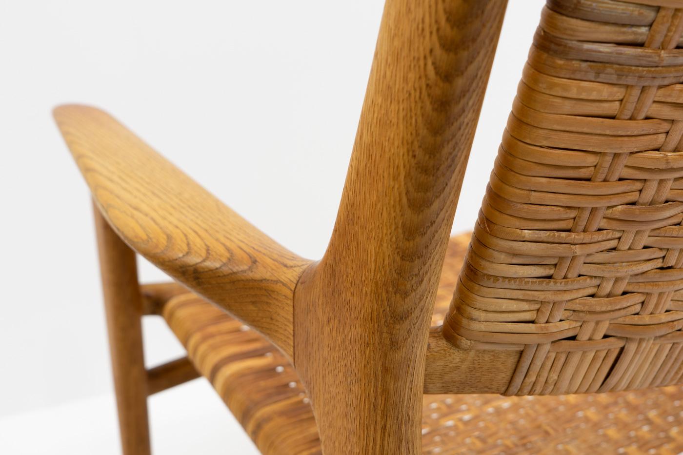 Collectible Design: Hans Wegner JH 516 Lounge Chairs for Johannes Hansen, 1950s For Sale 12