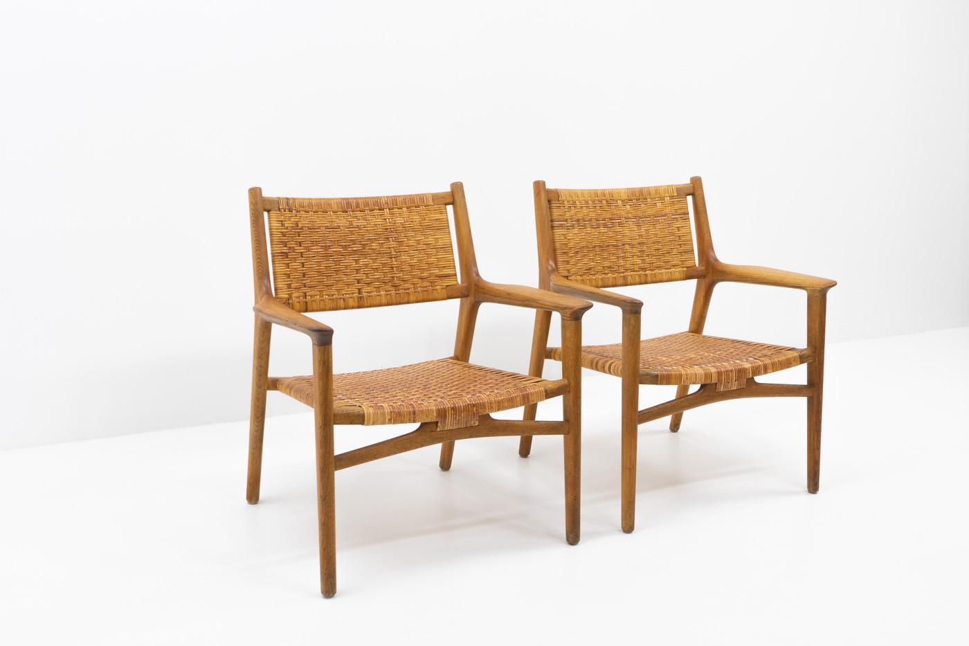 Collectible Design: Hans Wegner JH 516 Lounge Chairs for Johannes Hansen, 1950s In Good Condition For Sale In Renens, CH