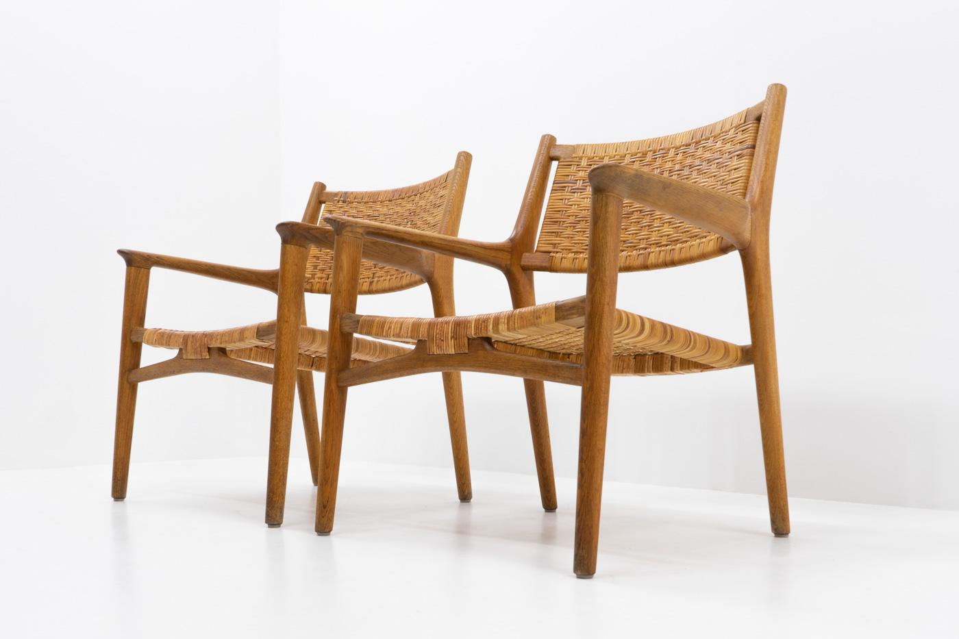 Mid-20th Century Collectible Design: Hans Wegner JH 516 Lounge Chairs for Johannes Hansen, 1950s For Sale