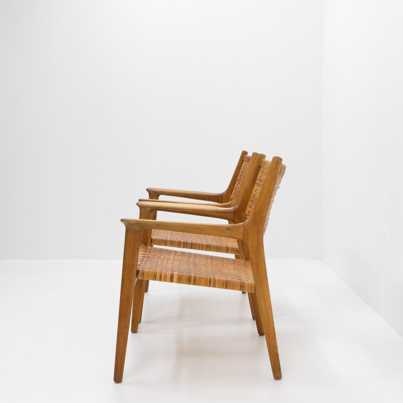 Collectible Design: Hans Wegner JH 516 Lounge Chairs for Johannes Hansen, 1950s For Sale 1