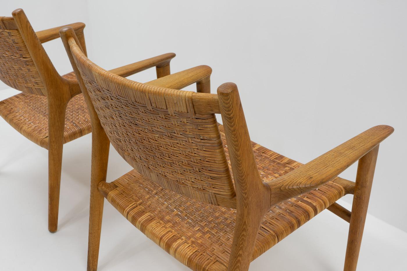 Collectible Design: Hans Wegner JH 516 Lounge Chairs for Johannes Hansen, 1950s For Sale 2