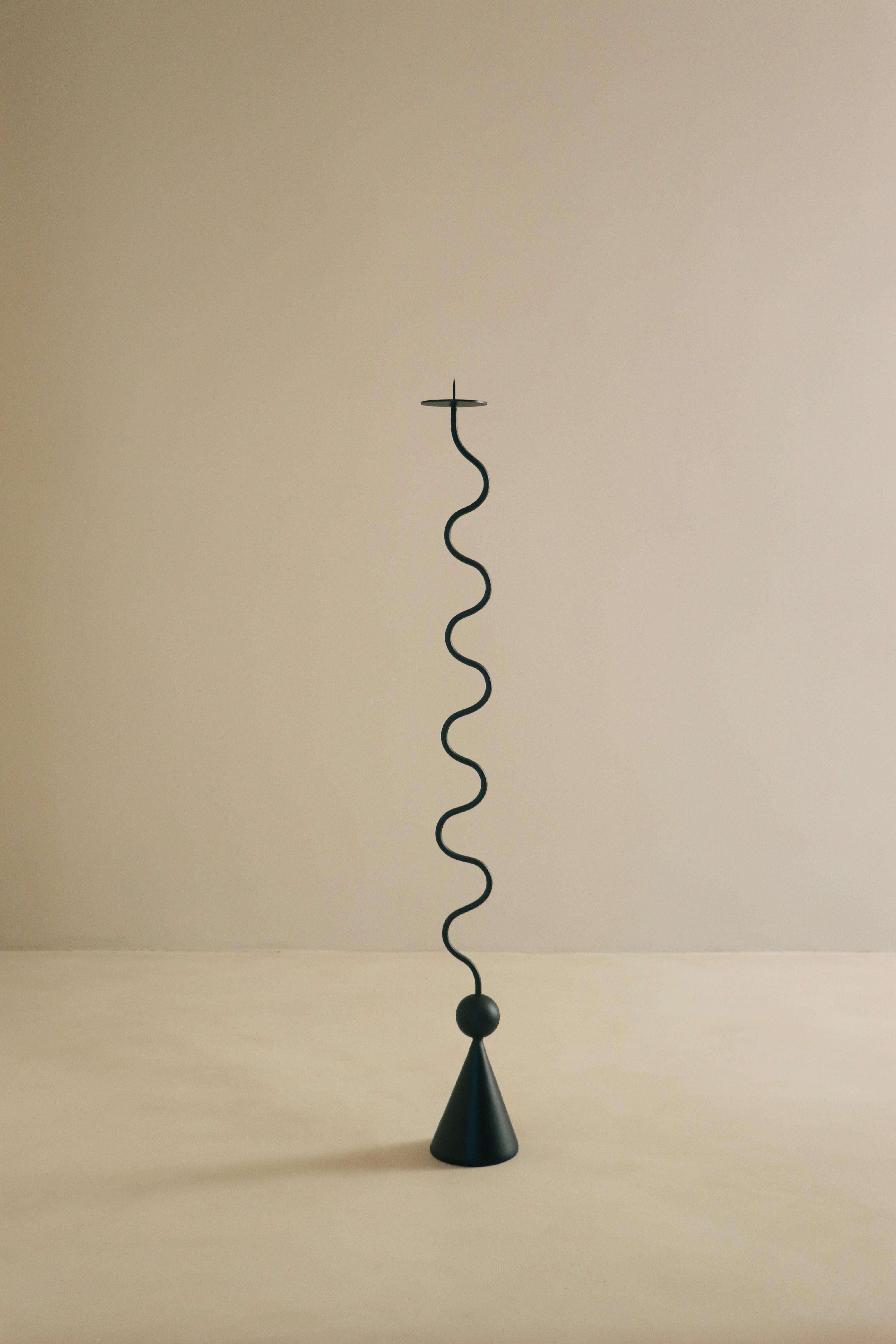 Spagnolo Candeliere in ferro dal design da collezione  - COLLEZIONE RITUALE II in vendita