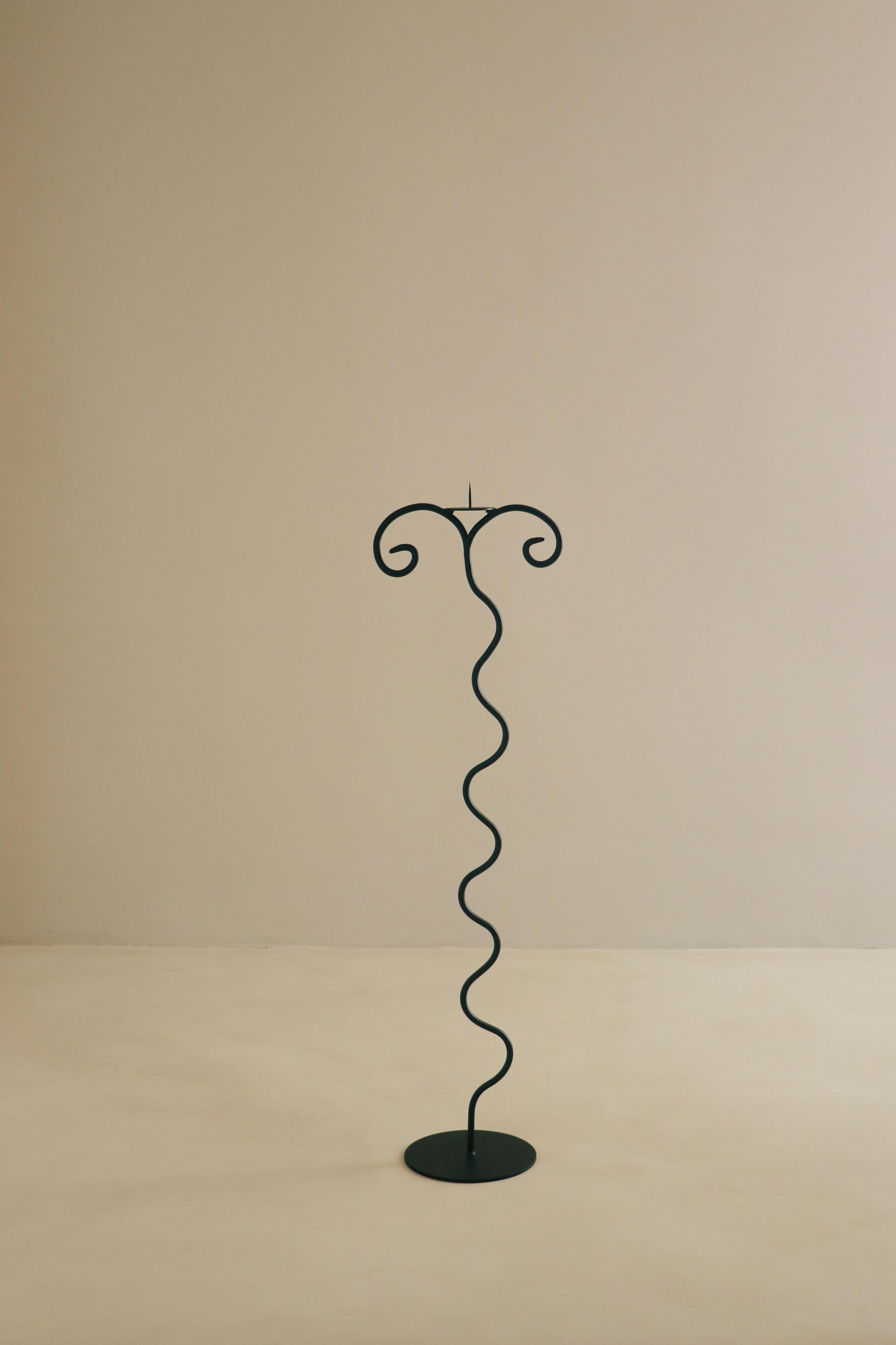 XXI secolo e contemporaneo Candeliere in ferro dal design da collezione  - COLLECTION'S RITUALE IV in vendita