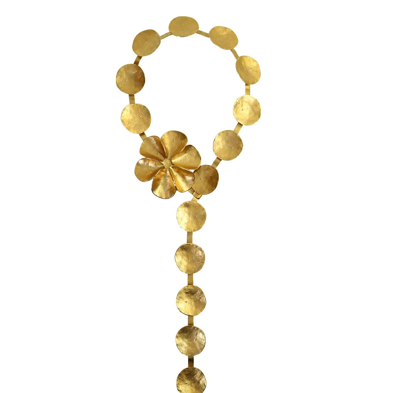  Sammlerstück Dior Vergoldete Blume und Scheiben Halskette oder Gürtel Circa 2000er Jahre im Angebot 1