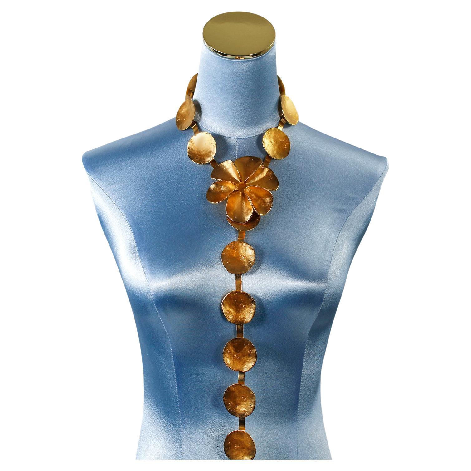  Sammlerstück Dior Vergoldete Blume und Scheiben Halskette oder Gürtel Circa 2000er Jahre im Angebot 2
