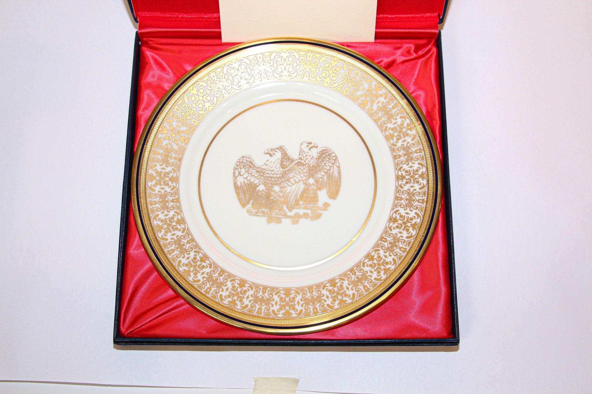 Classique américain Assiette en porcelaine de collection à double aigle du bicentenaire, 1973, édition limitée en vente