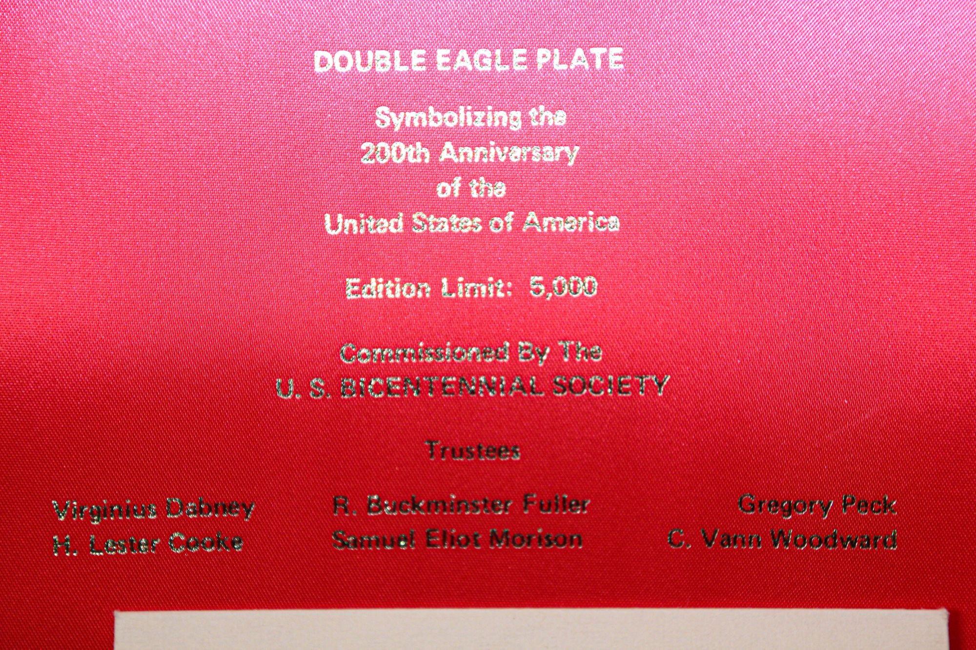 Américain Assiette en porcelaine de collection à double aigle du bicentenaire, 1973, édition limitée en vente