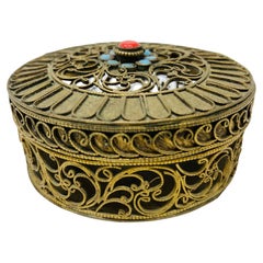Caja tibetana de metal dorado de colección con turquesas años 50