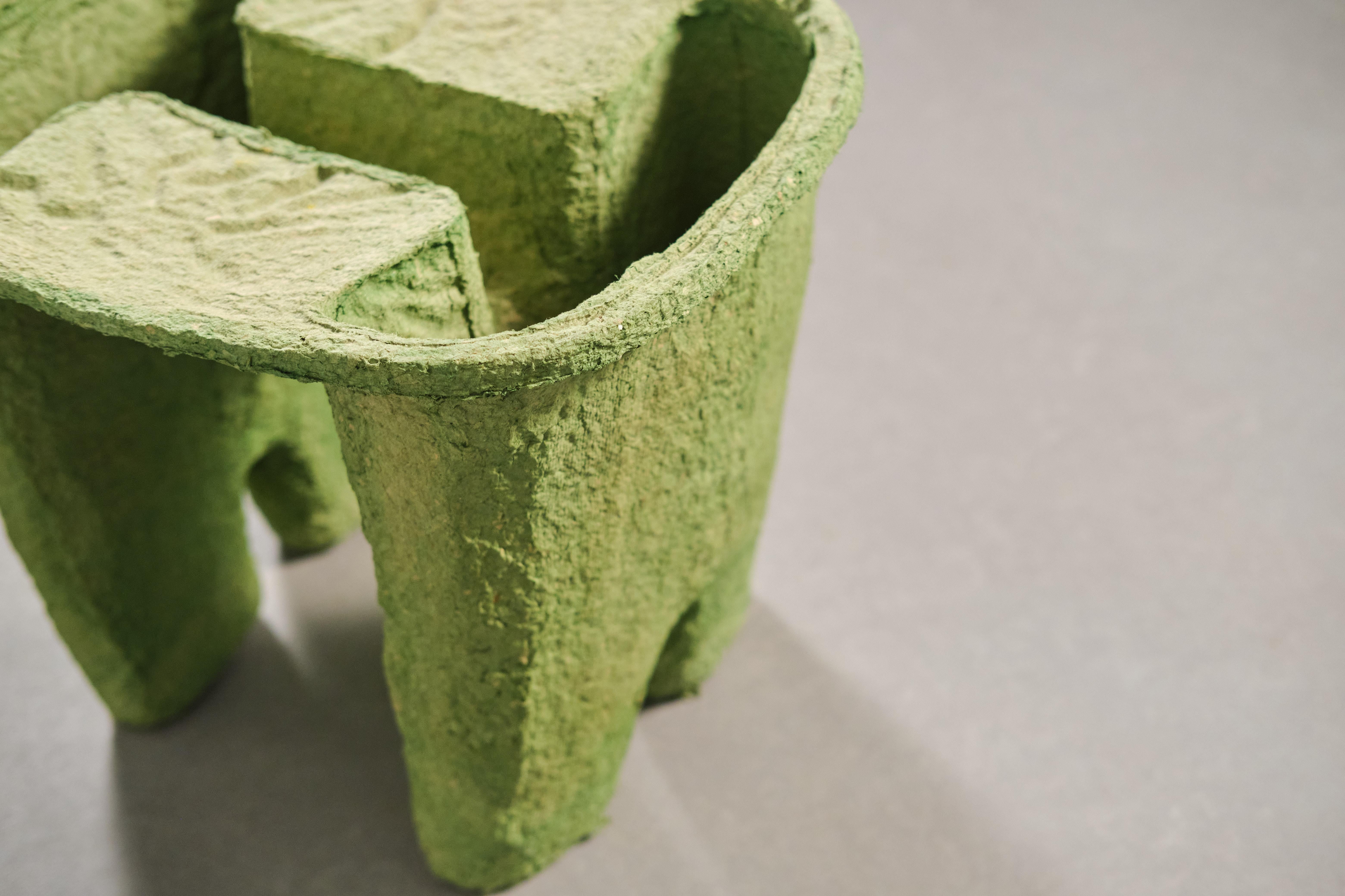 sgabello verde da collezione realizzato con polpa di carta riciclata da Lagranja Design in vendita 3