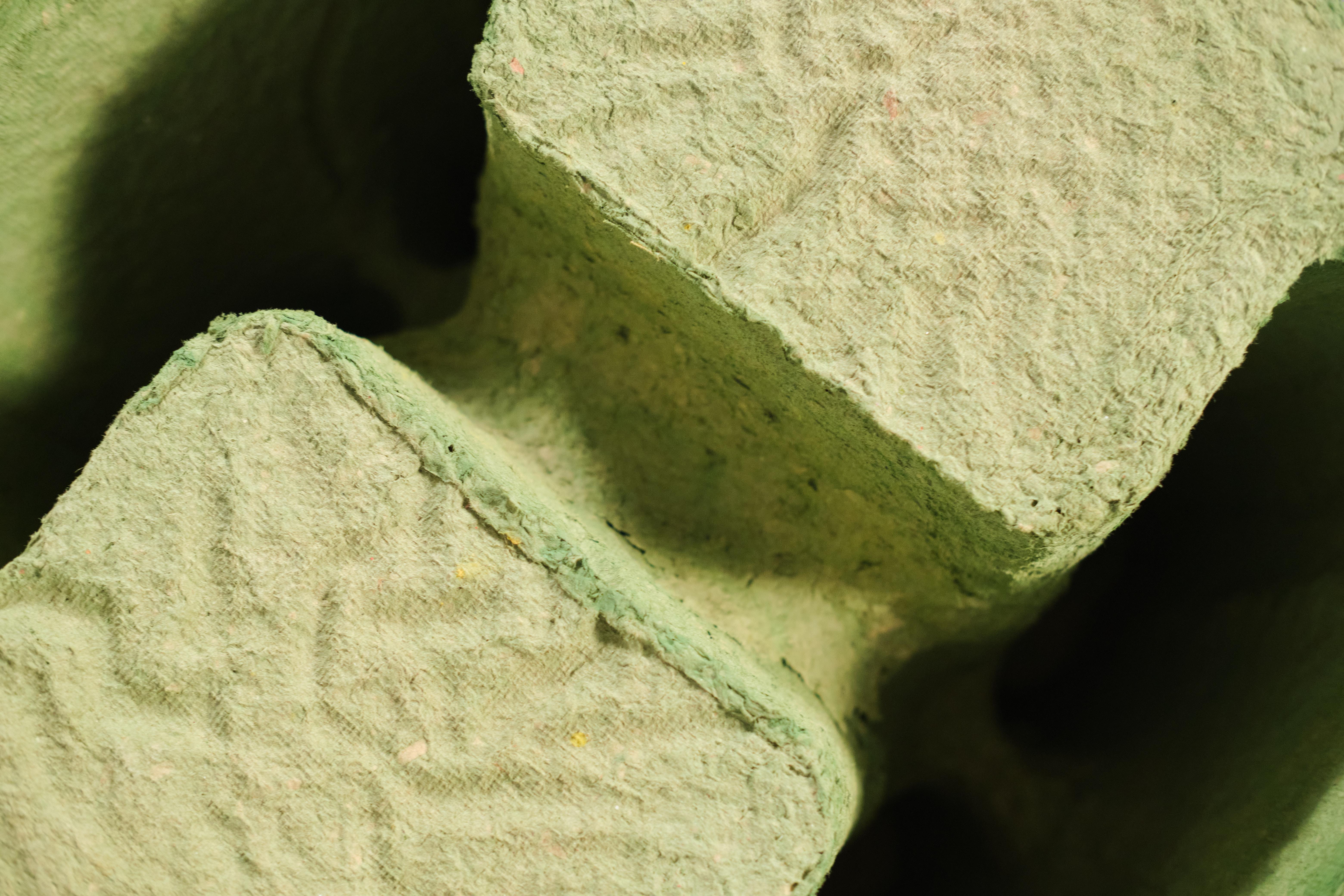 sgabello verde da collezione realizzato con polpa di carta riciclata da Lagranja Design in vendita 6