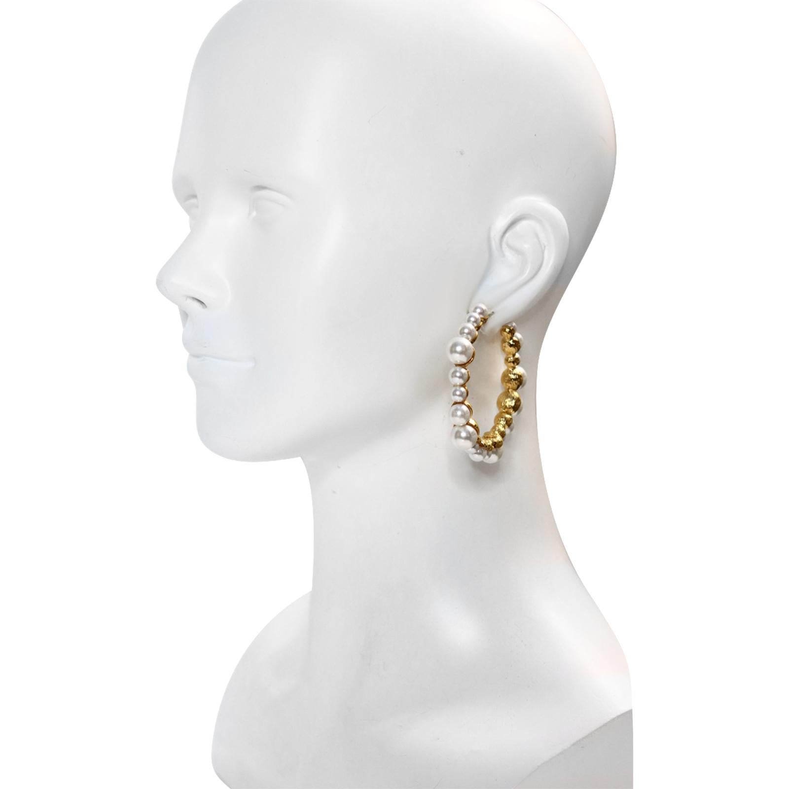 Collectible KJL Gold Hoops with Faux Pearls Circa 2000s In Excellent Condition For Sale In New York, NY