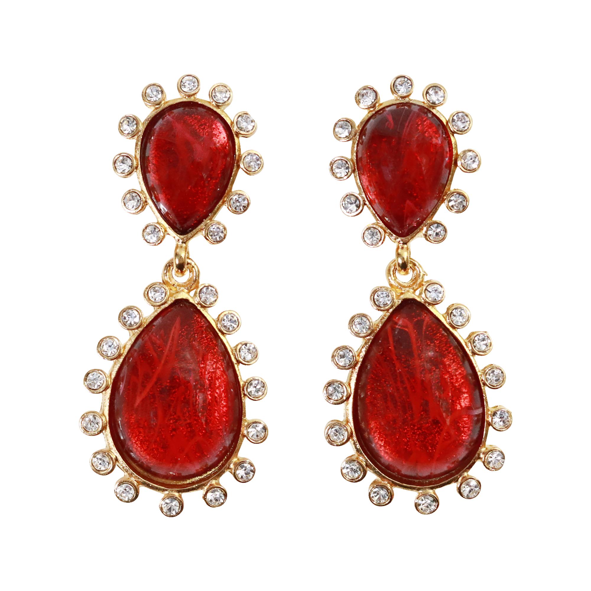 KJL da collezione in oro con goccia di diamante in resina rossa, circa anni 2000. Hanno un look eccezionale a un prezzo conveniente. Sono a clip. Sostanzioso e ben realizzato. Il rosso sta benissimo con la tonalità dell'oro.

