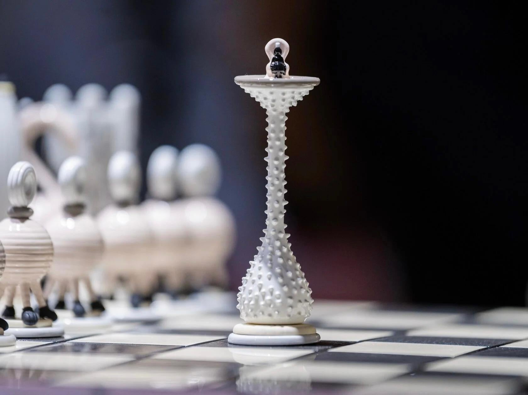 Collectible Limited Edition Chess Set Another Kingdom: Dichotomy by Yoomoota For Sale 7