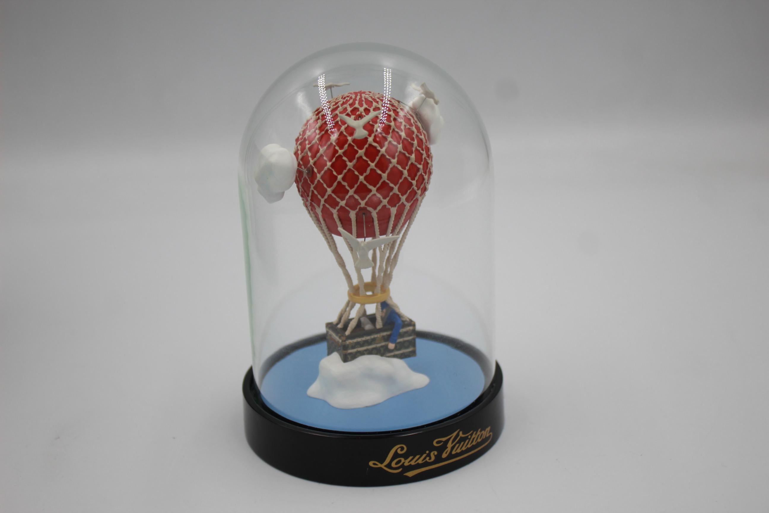 Collectible Louis Vuitton hot air balloon dome In Good Condition For Sale In Paris, FR