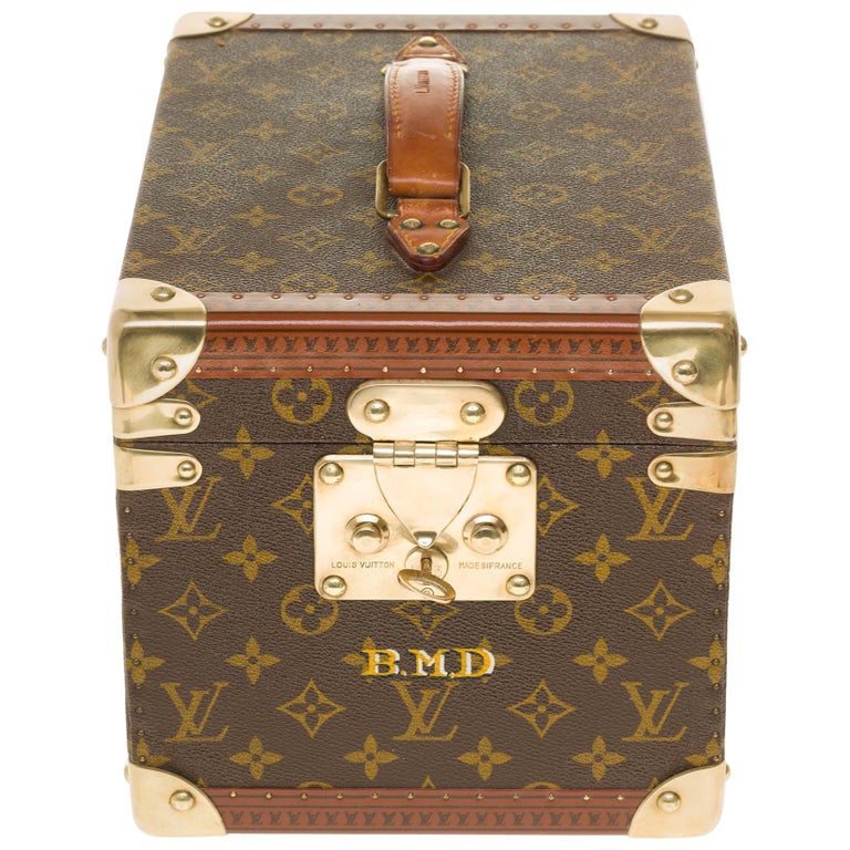 Collectible Louis Vuitton Vanity Case in monogram Canvas at 1stDibs  louis vuitton  vanity trunk, louis vuitton trunk vanity, lv vanity trunk