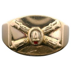 Collectible Men
s 10k Yellow Gold 
Enamel Crossed Cannon Rifle Signet Band Ring