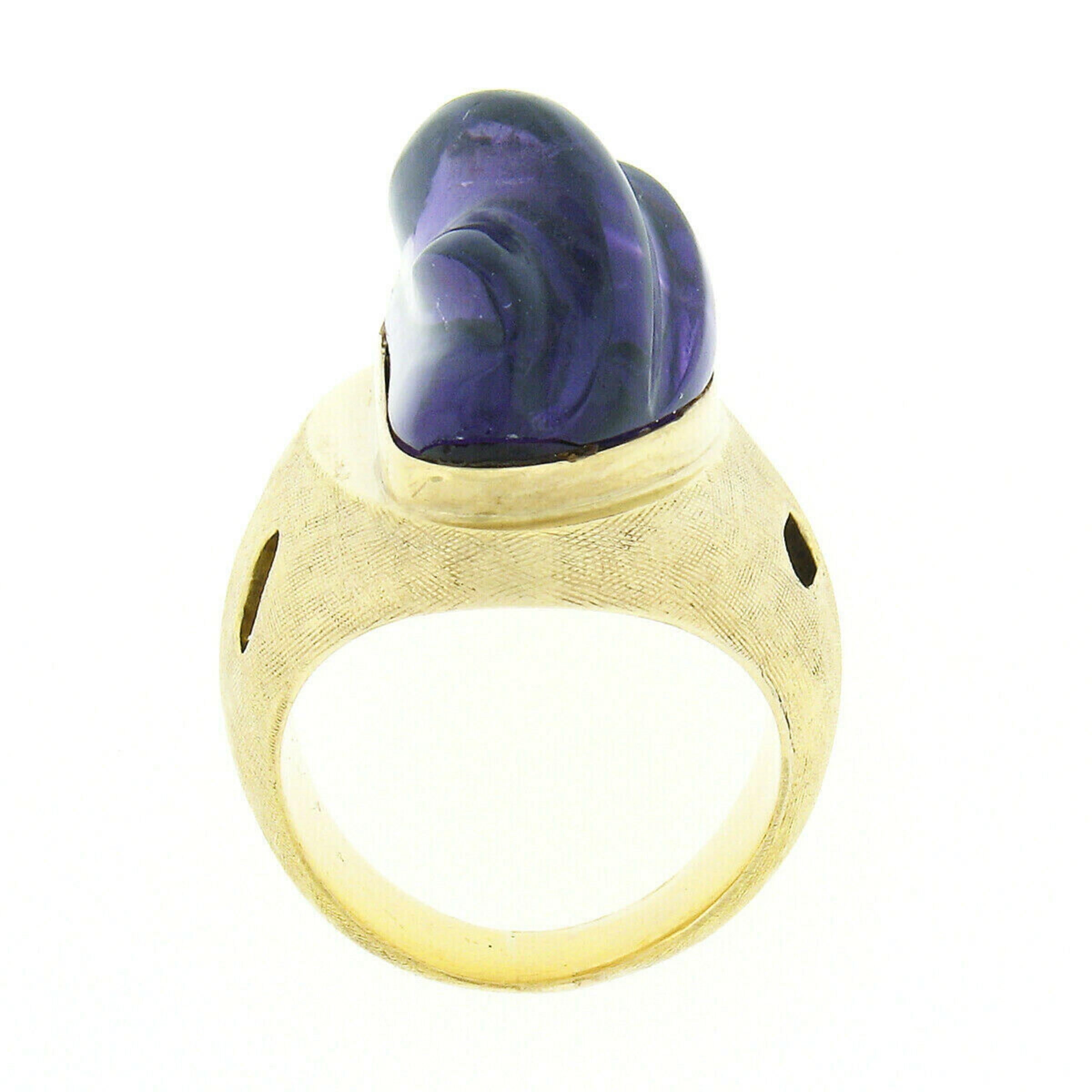 Cabochon Collectible Modernist Burle Marx 18k Gold Carved Amethyst Florentine Finish Ring For Sale