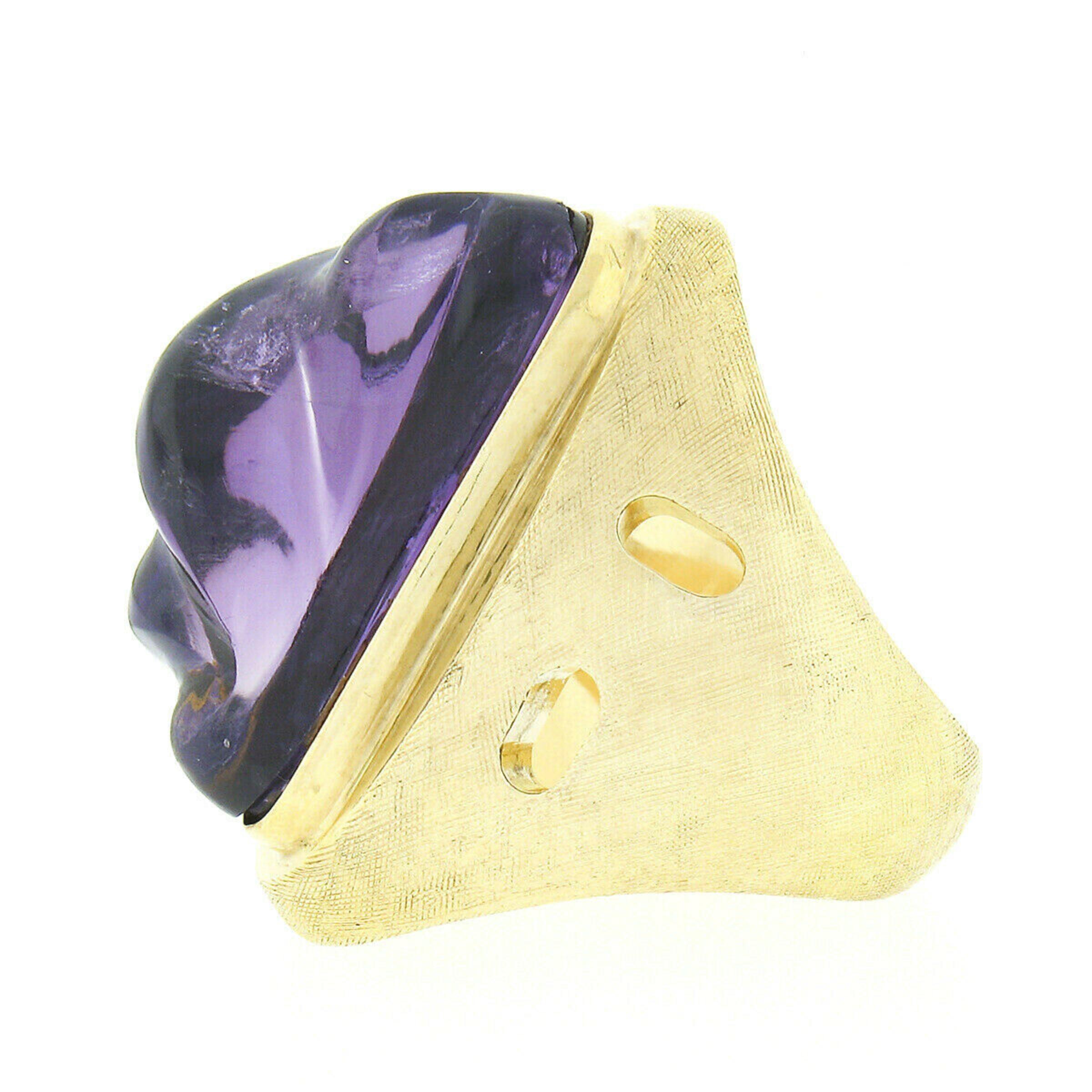 Collectible Modernist Burle Marx 18k Gold Carved Amethyst Florentine Finish Ring In Excellent Condition For Sale In Montclair, NJ