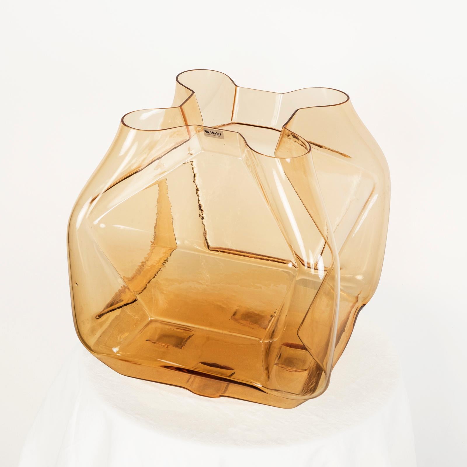 Hand-Crafted Collectible Murano Handblown Glass Vase by Toni Zuccheri for VeArt, 1970s