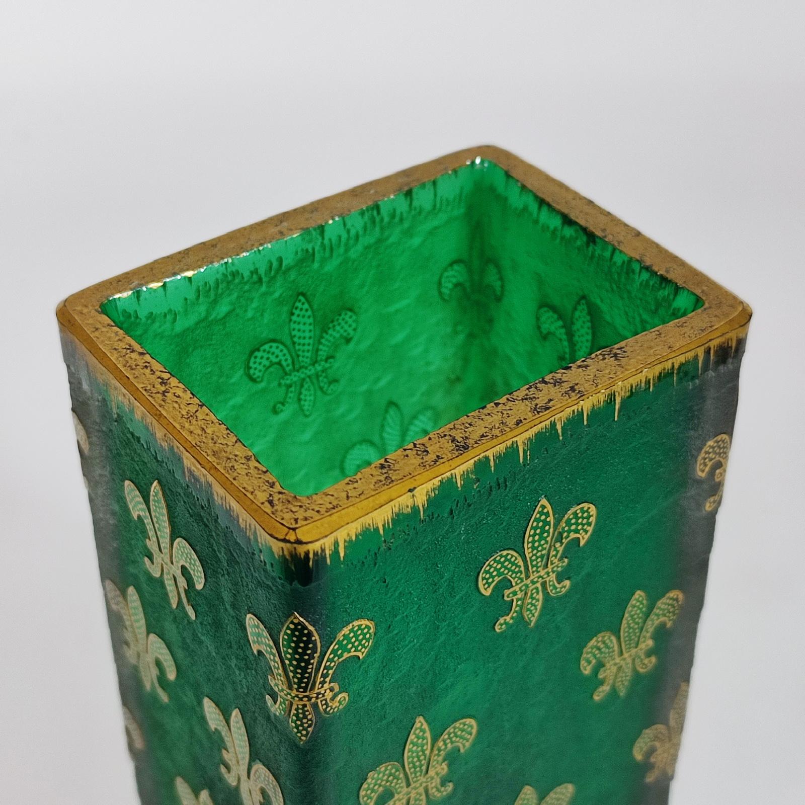 Collectible Museum Item Daum Nancy Cameo Glass Vase 'Fleur-de-lis', France 1900s For Sale 3