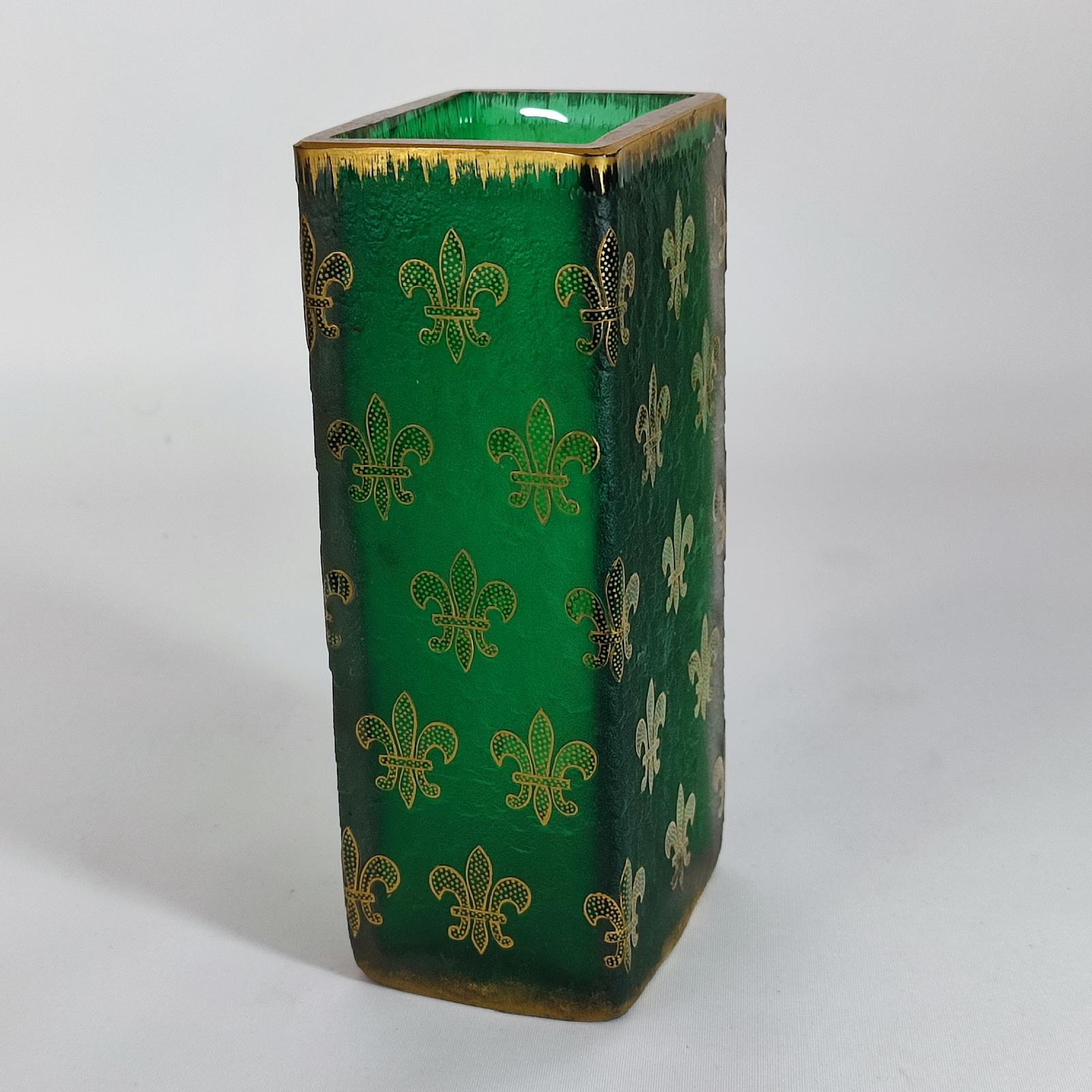 Etched Collectible Museum Item Daum Nancy Cameo Glass Vase 'Fleur-de-lis', France 1900s For Sale