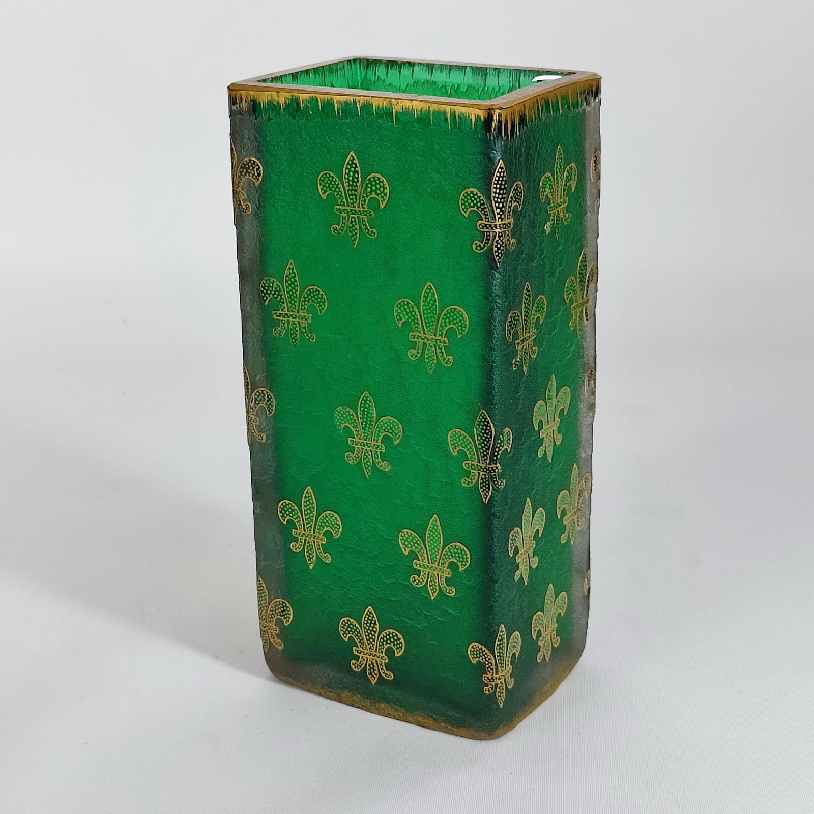 Collectible Museum Item Daum Nancy Cameo Glass Vase 'Fleur-de-lis', France 1900s For Sale 1