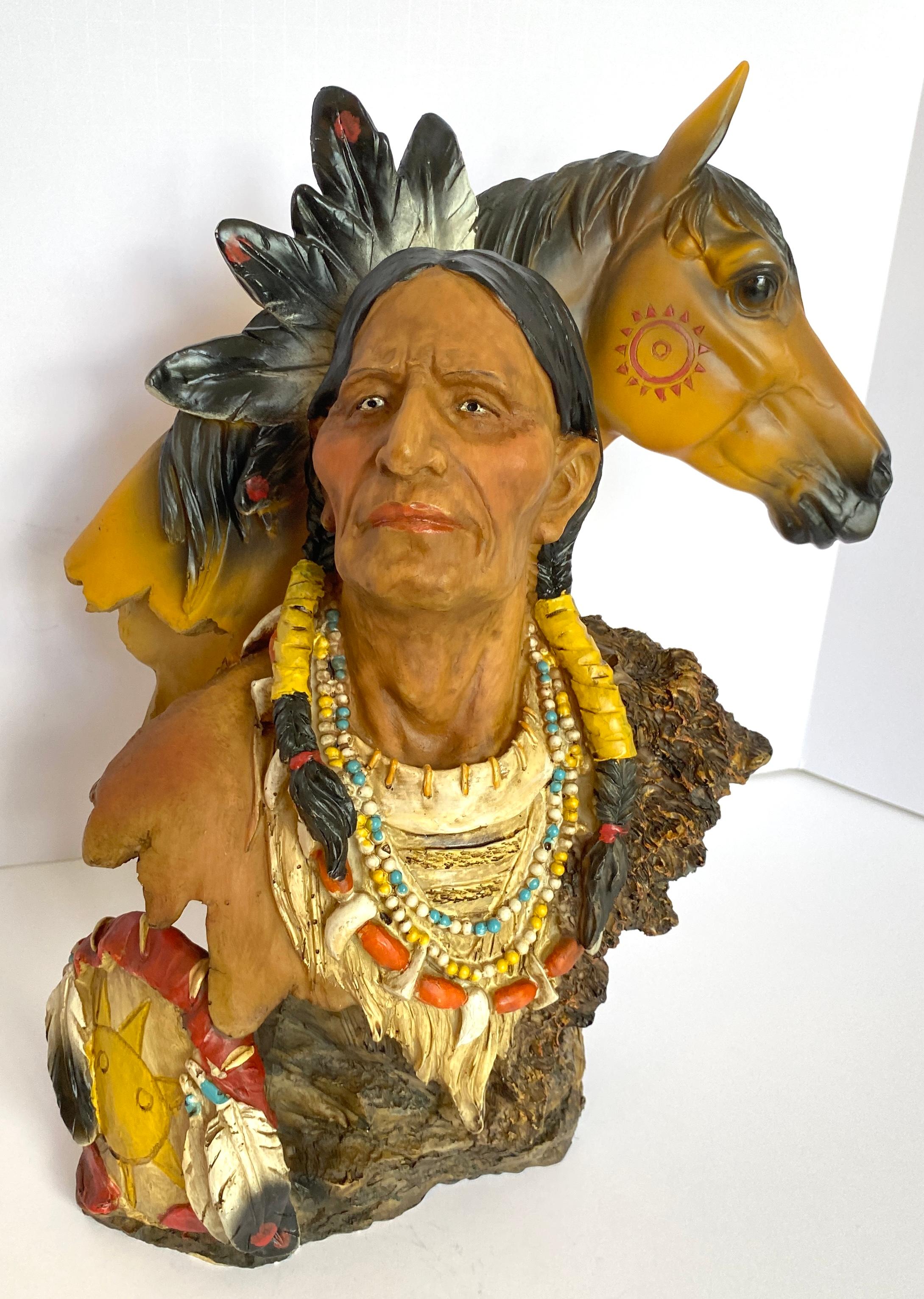 Collectible Native American Indian Sculpture with a Horse In condizioni buone in vendita a Miami, FL