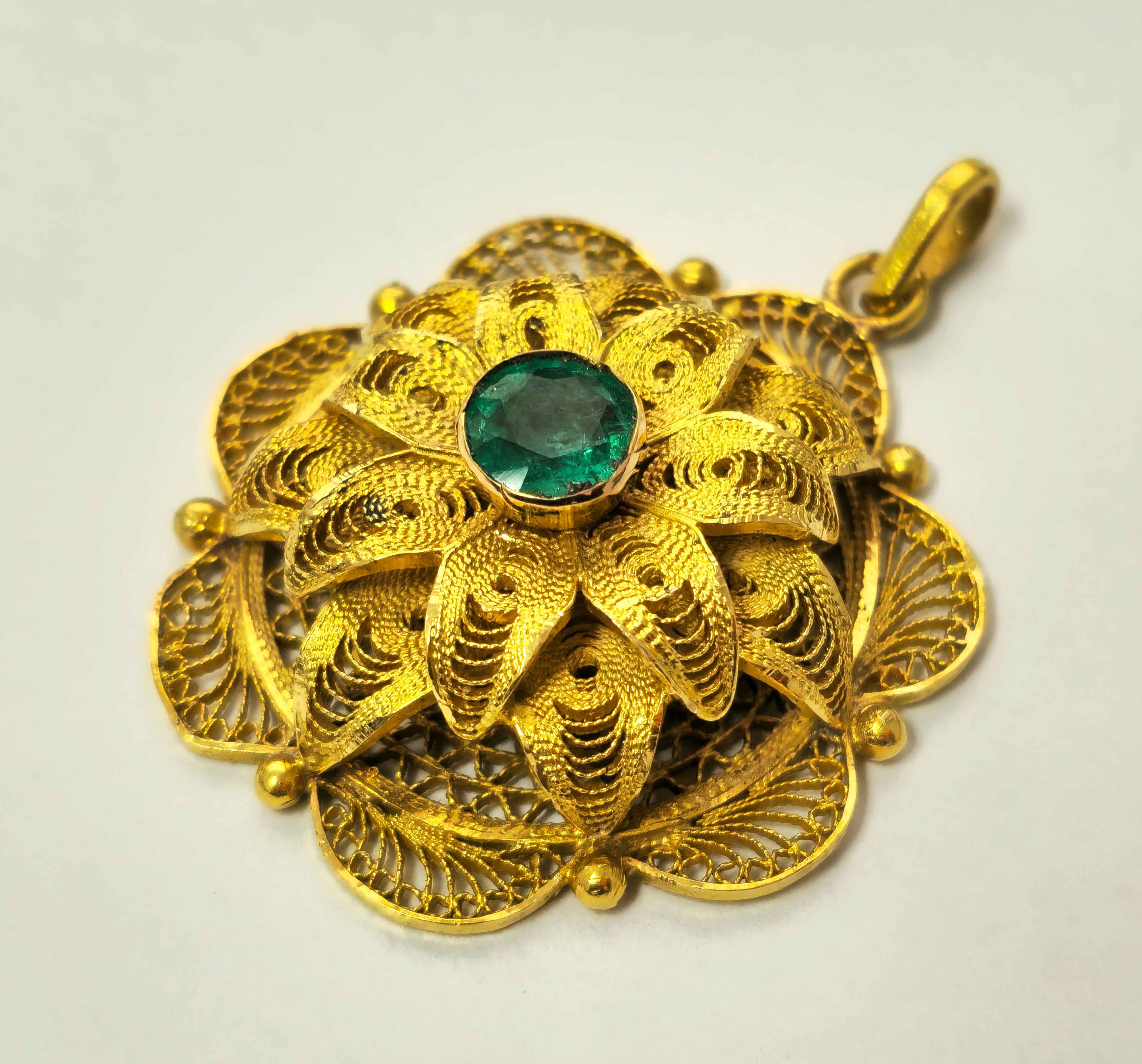 Art Nouveau Collectible Natural 2.80 Carat Colombian Emerald Turkish Pendant For Sale
