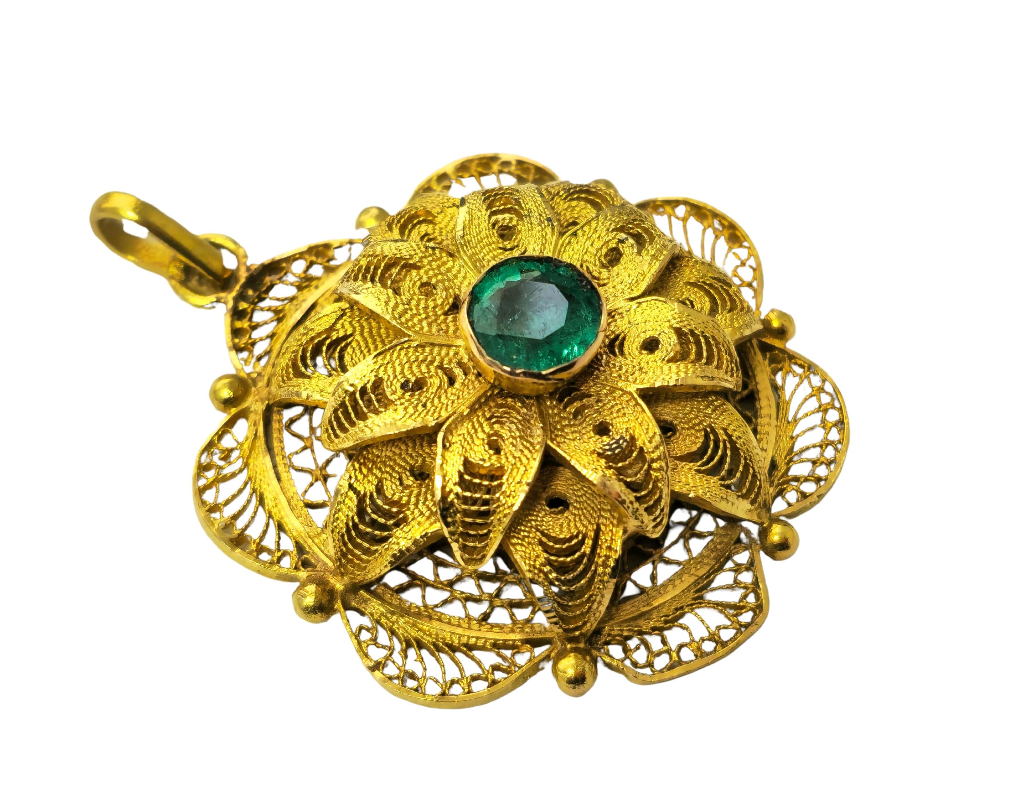 Art nouveau Pendentif turc de collection avec émeraude naturelle de Colombie de 2,80 carats en vente