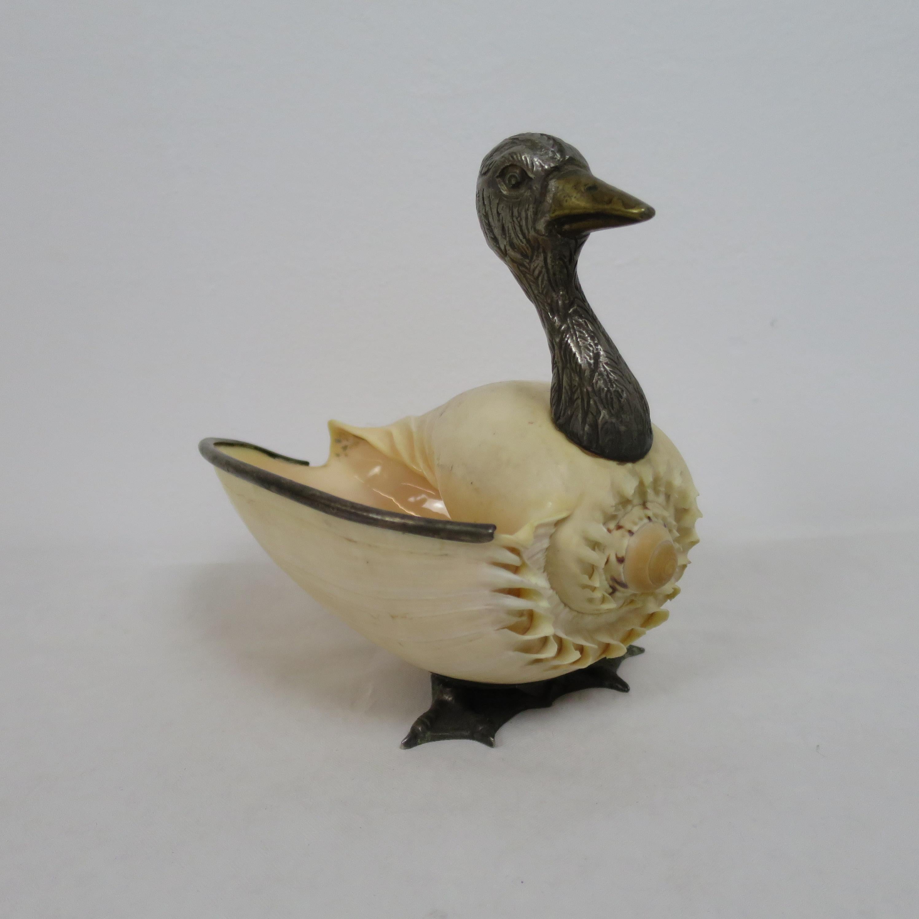 Decorativ object, vide poche, signed by Binazzi in silver and natural shell.
Italian work, circa 1970.