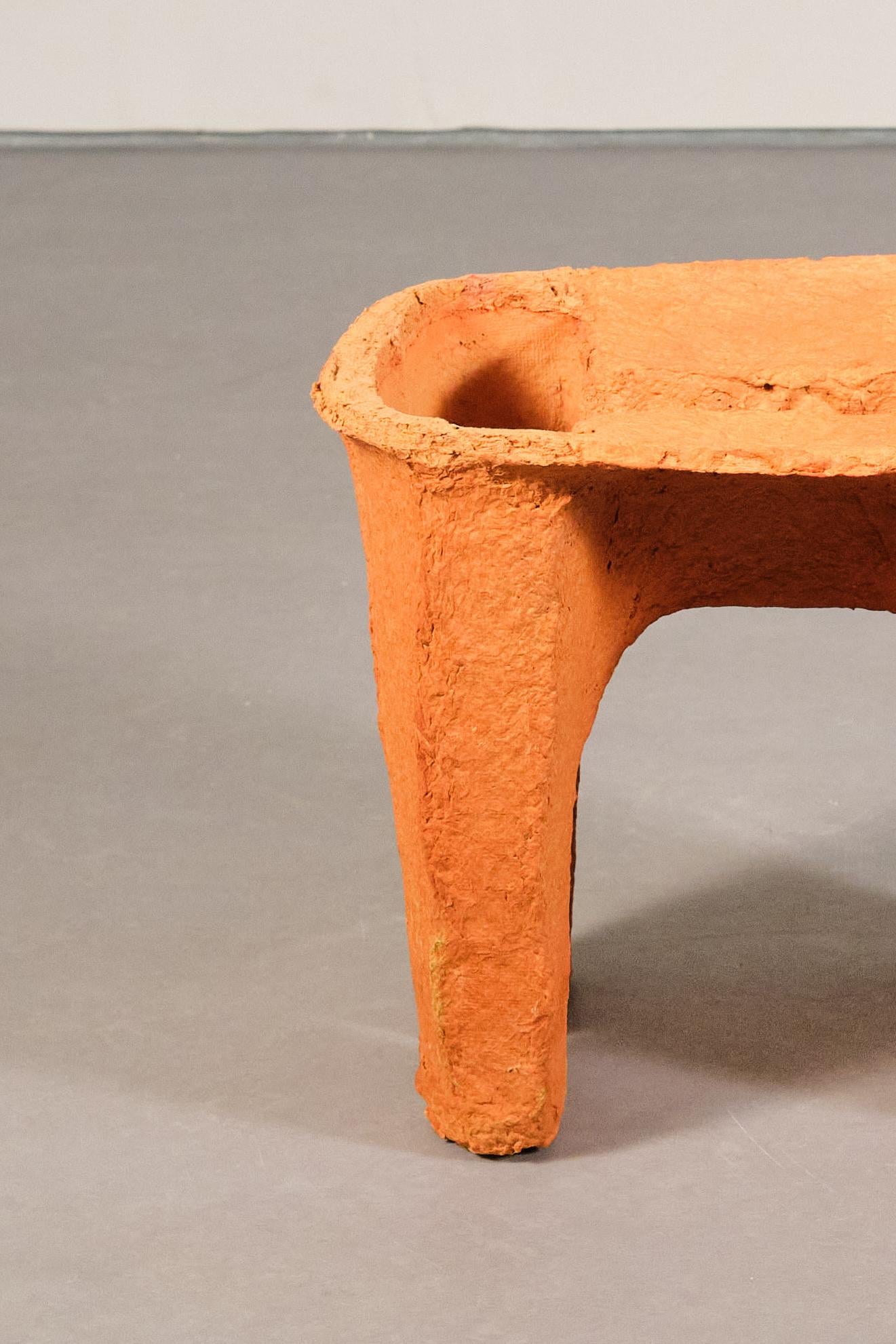 XXI secolo e contemporaneo sgabello arancione da collezione realizzato con polpa di carta riciclata da Lagranja Design in vendita