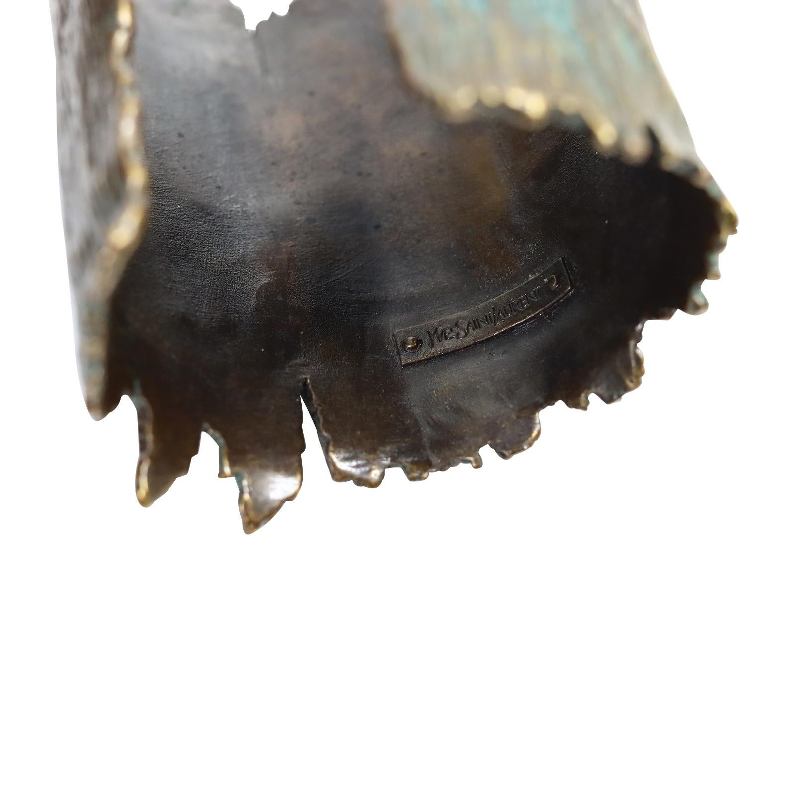 Sammlerstück Saint Laurent Bronzefarbenes schweres Manschettenarmband Circa 2012 im Angebot 2