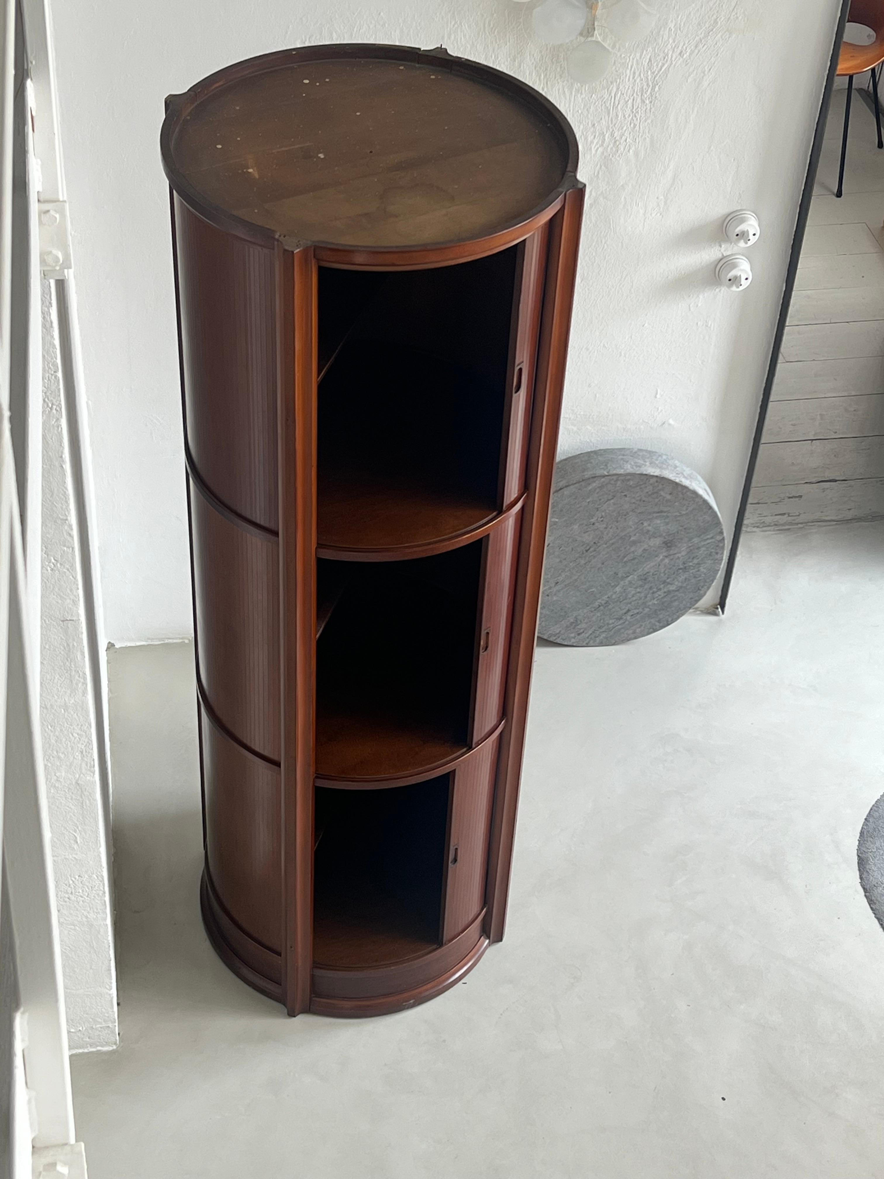 Mueble bar y almacenaje italiano escultural de madera Gianfranco Frattini en venta 8